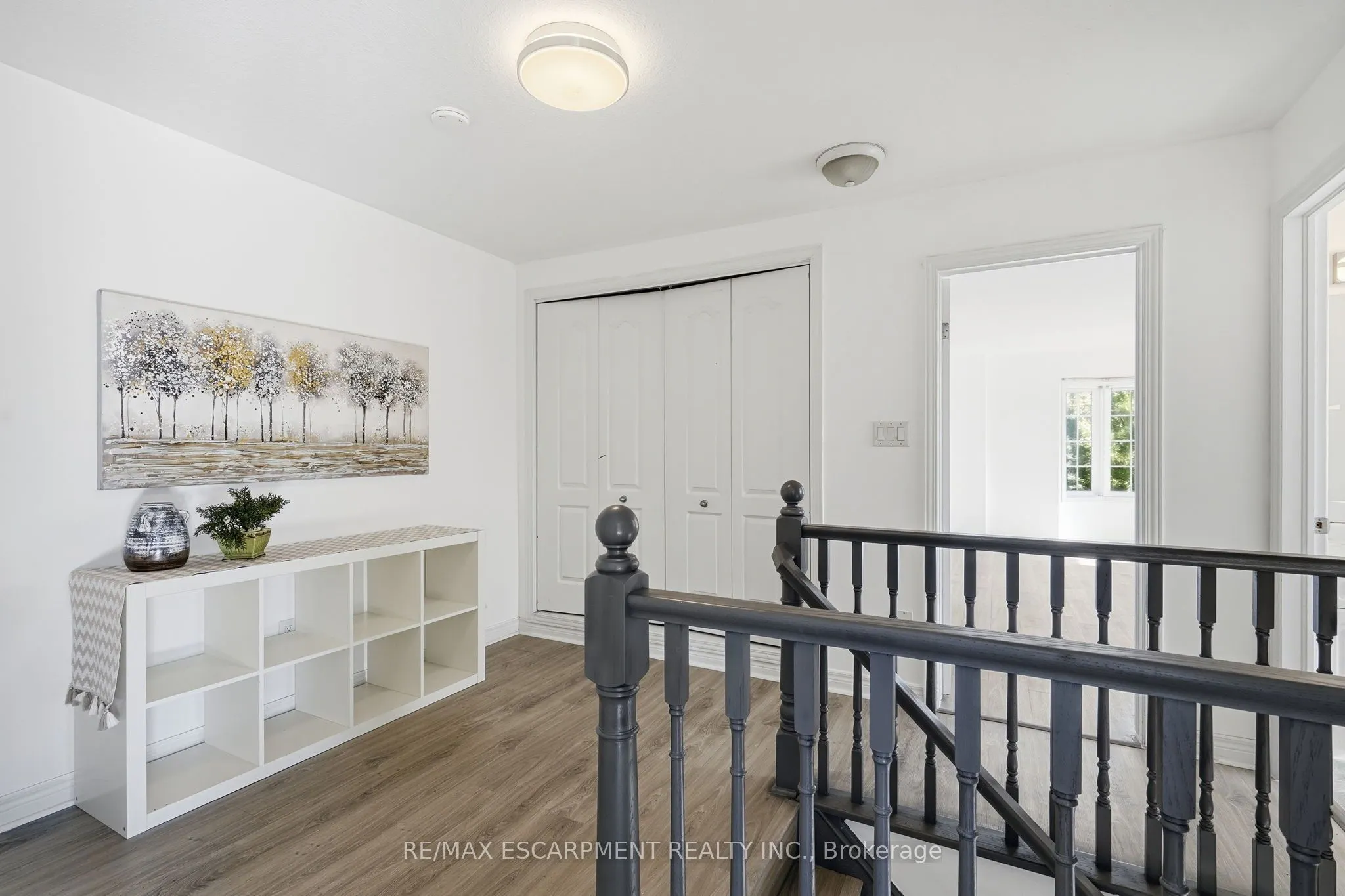 400 Stonehenge Drive #8
