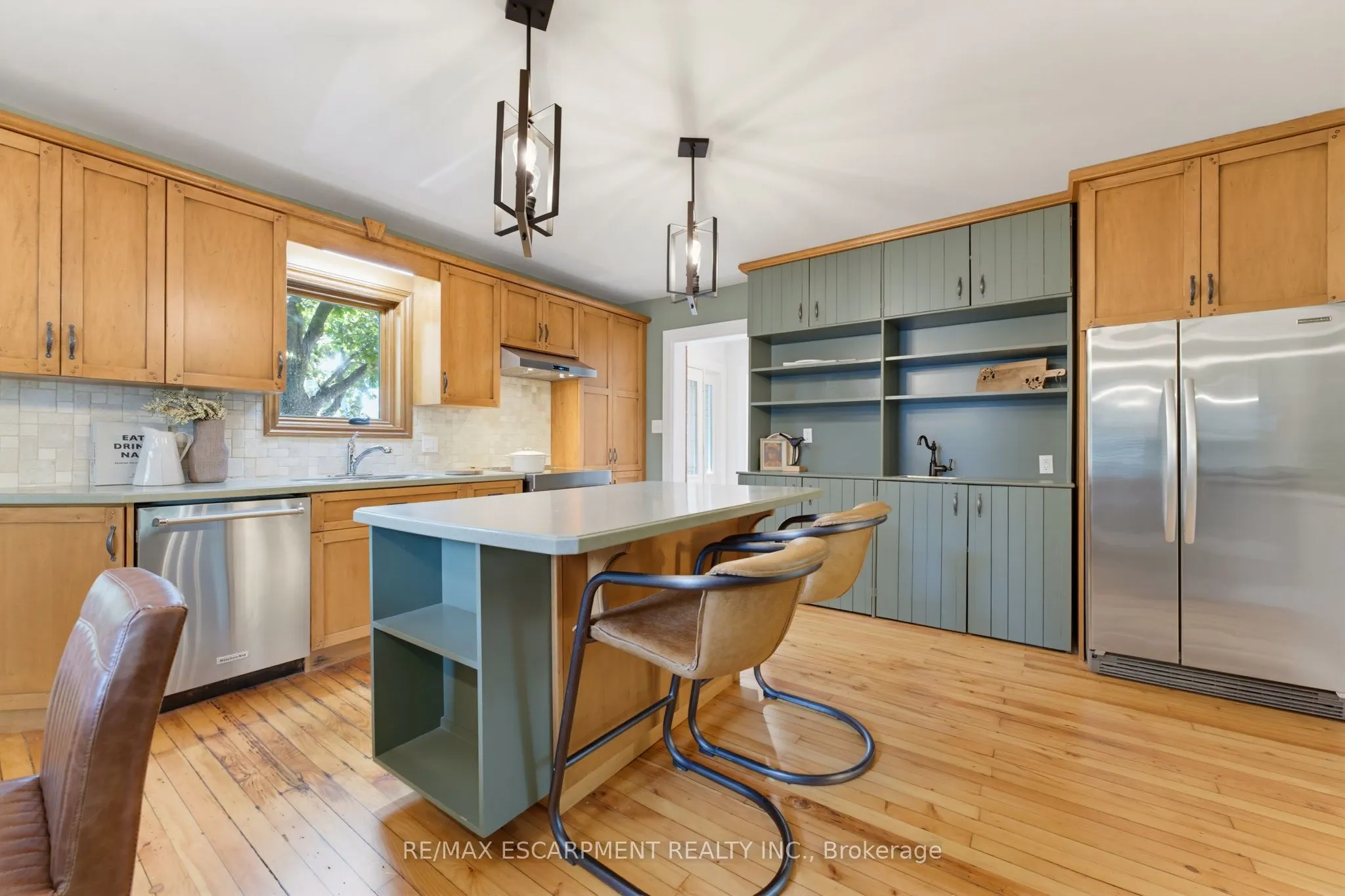 212 Concession 8 Road E
