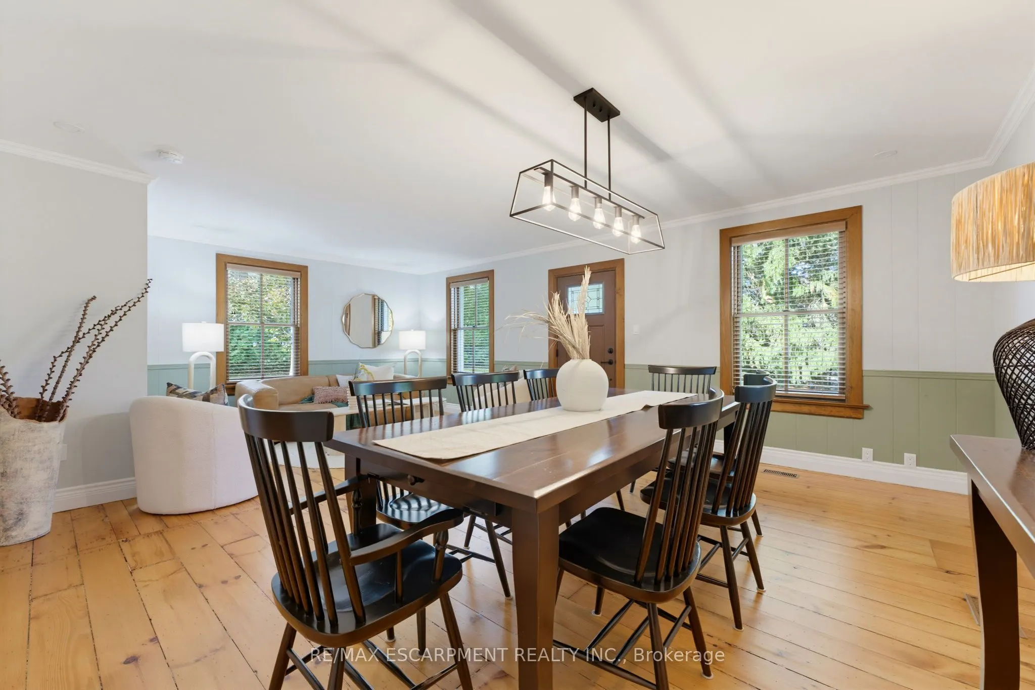 212 Concession 8 Road E