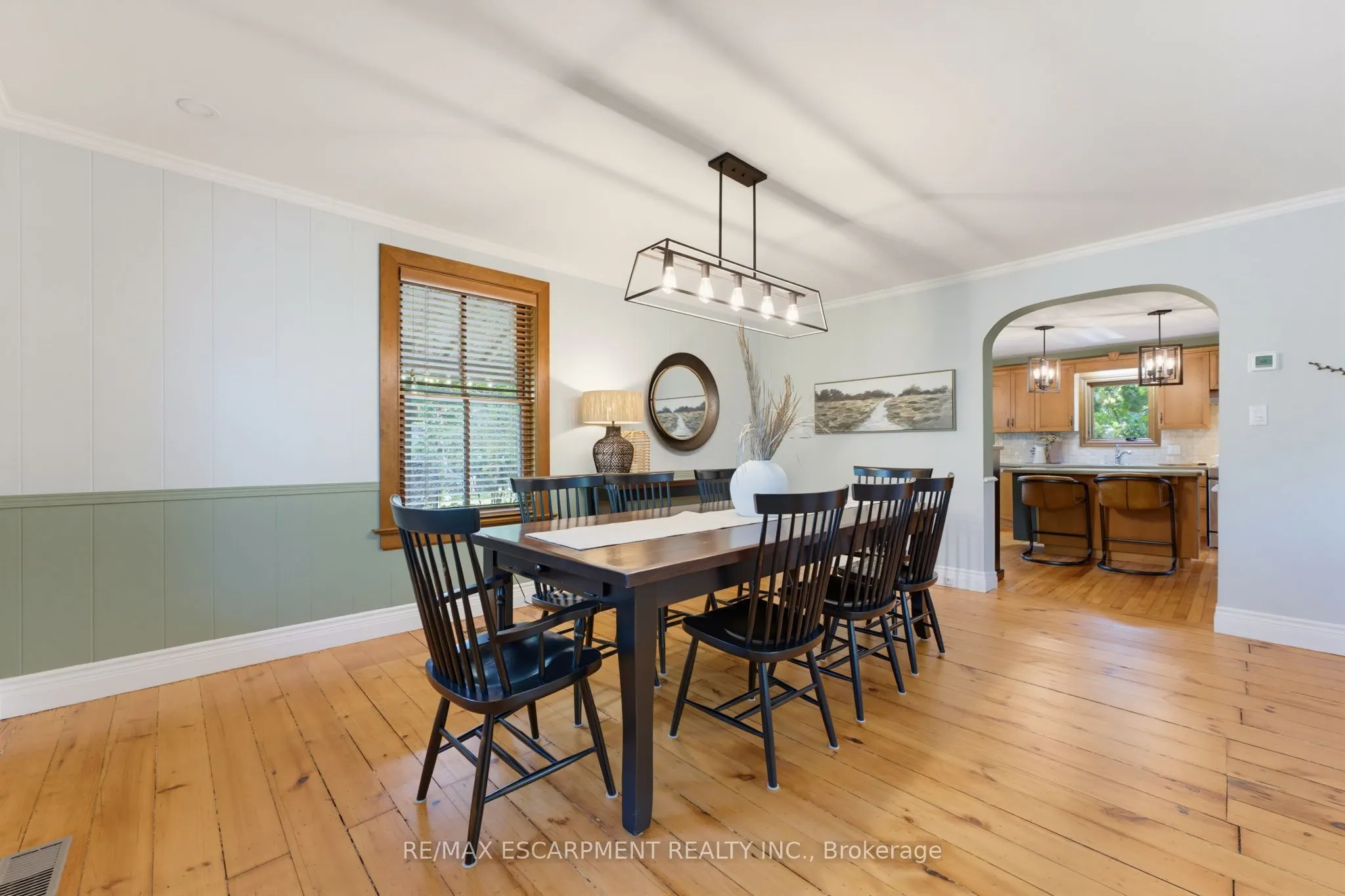 212 Concession 8 Road E