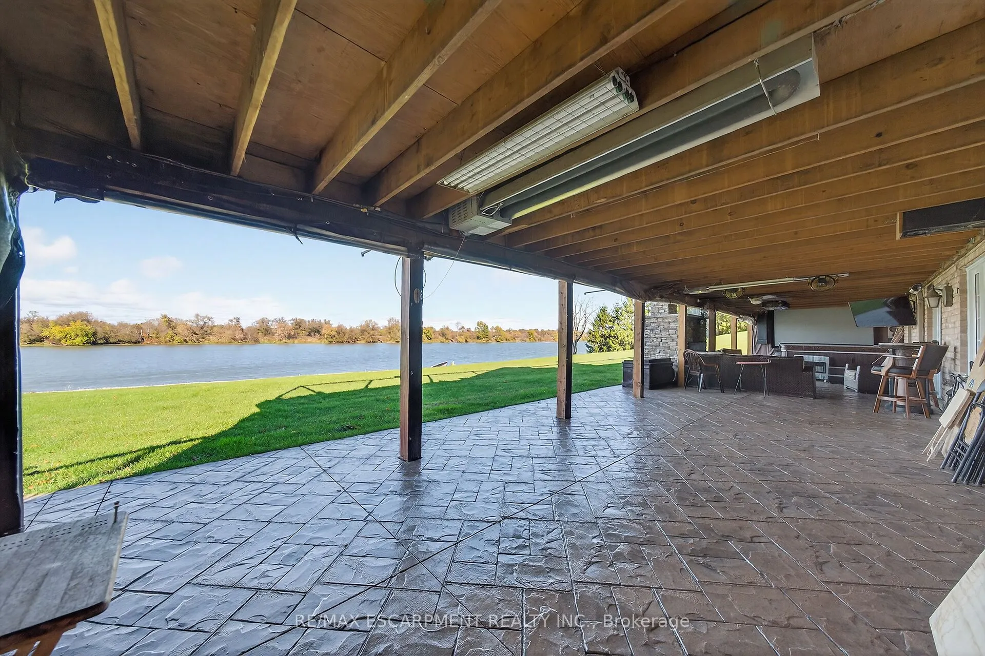 1140 River Road