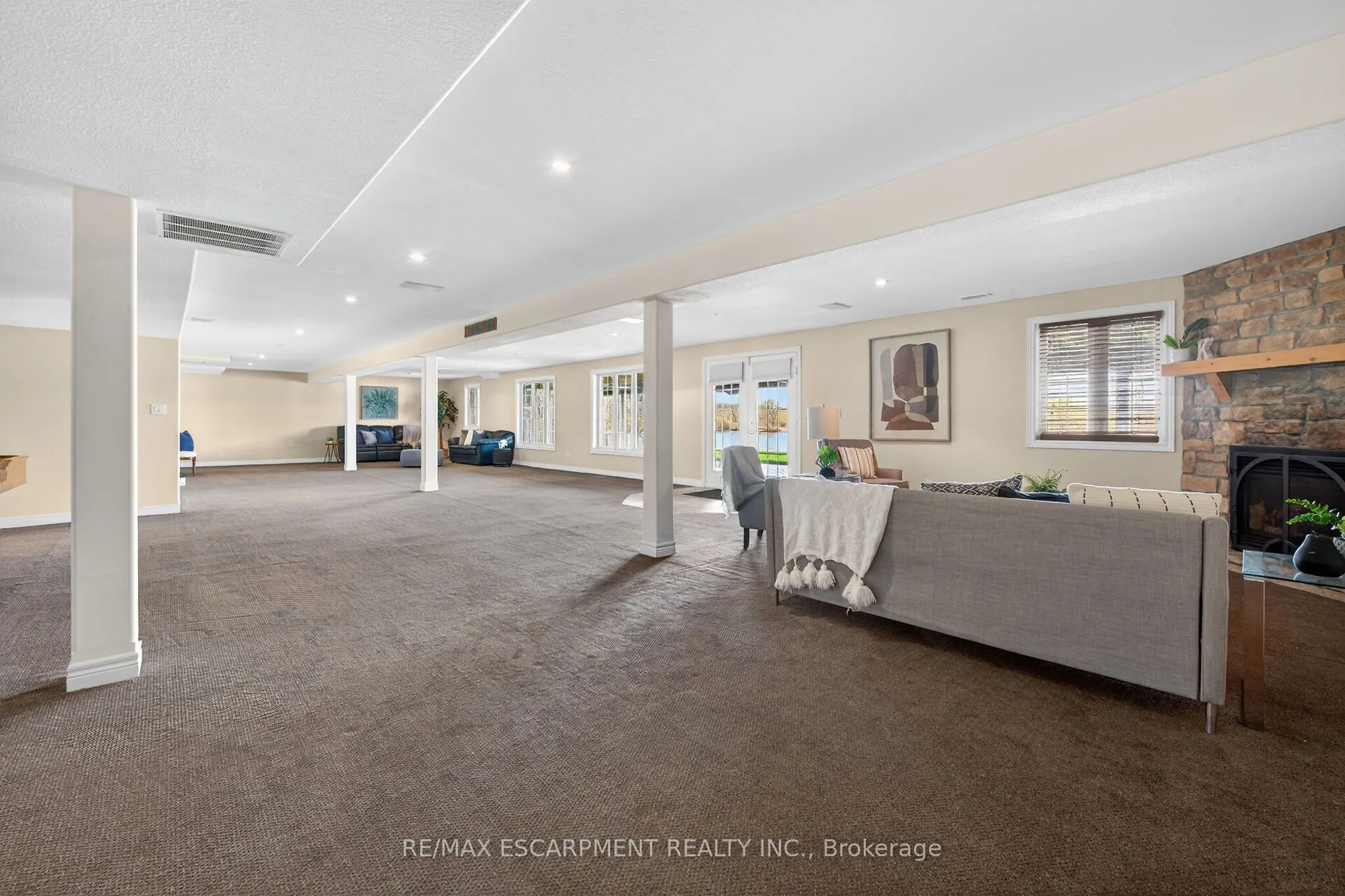 1140 River Road