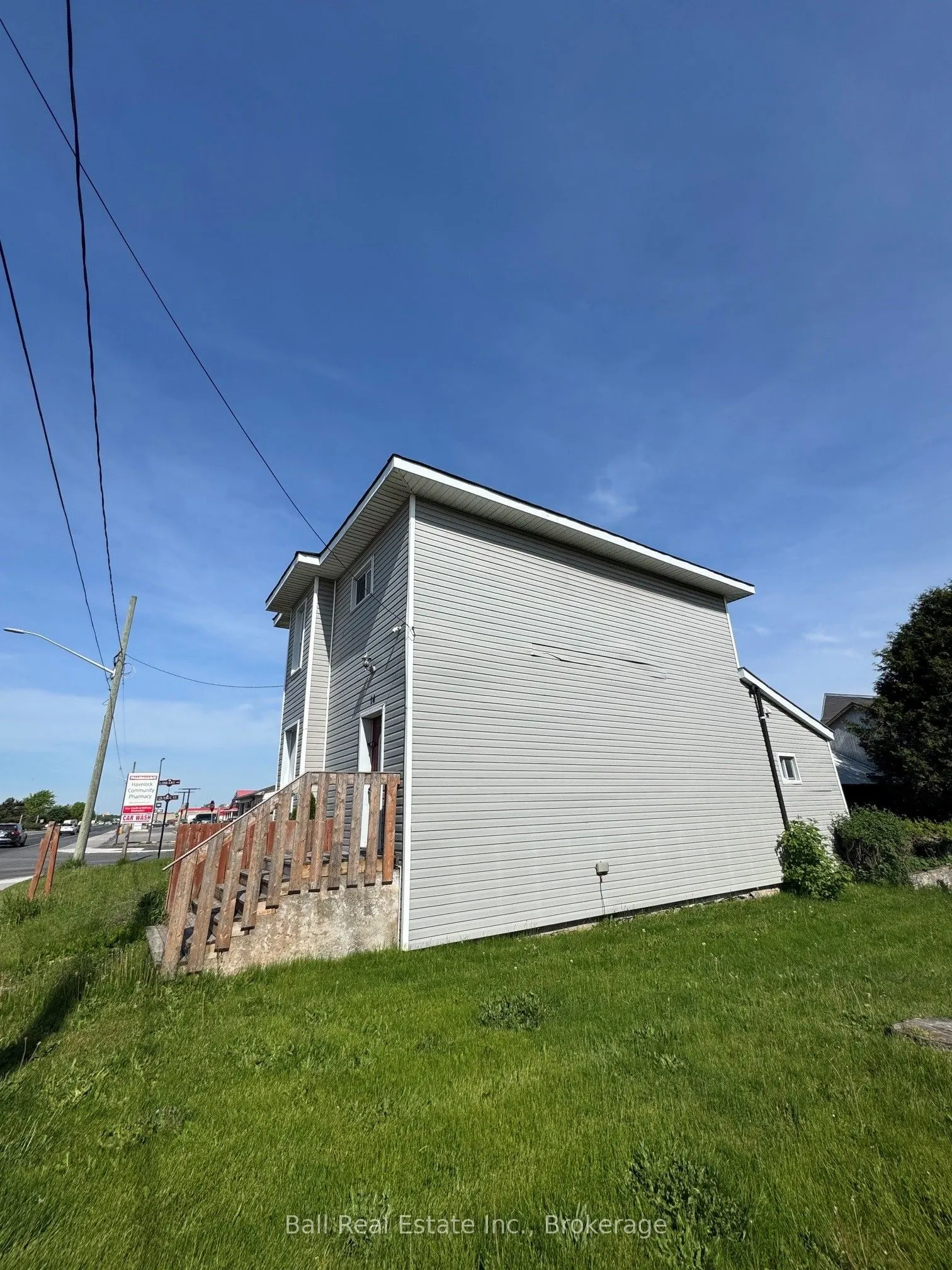 14 Ottawa Street W