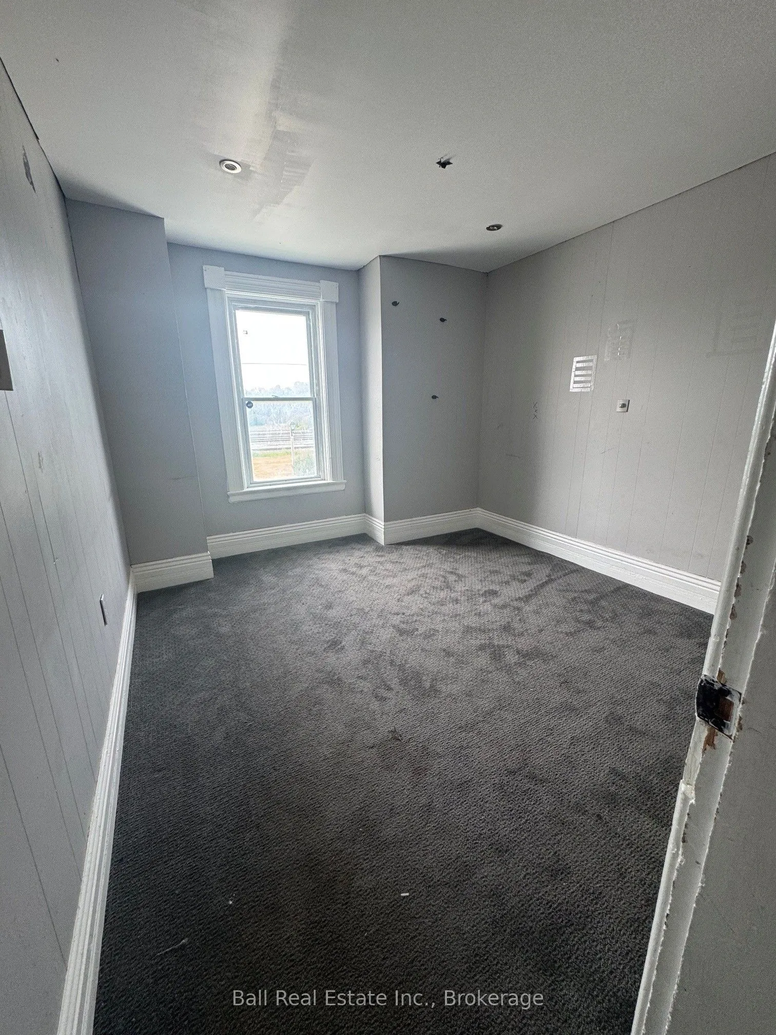 14 Ottawa Street W
