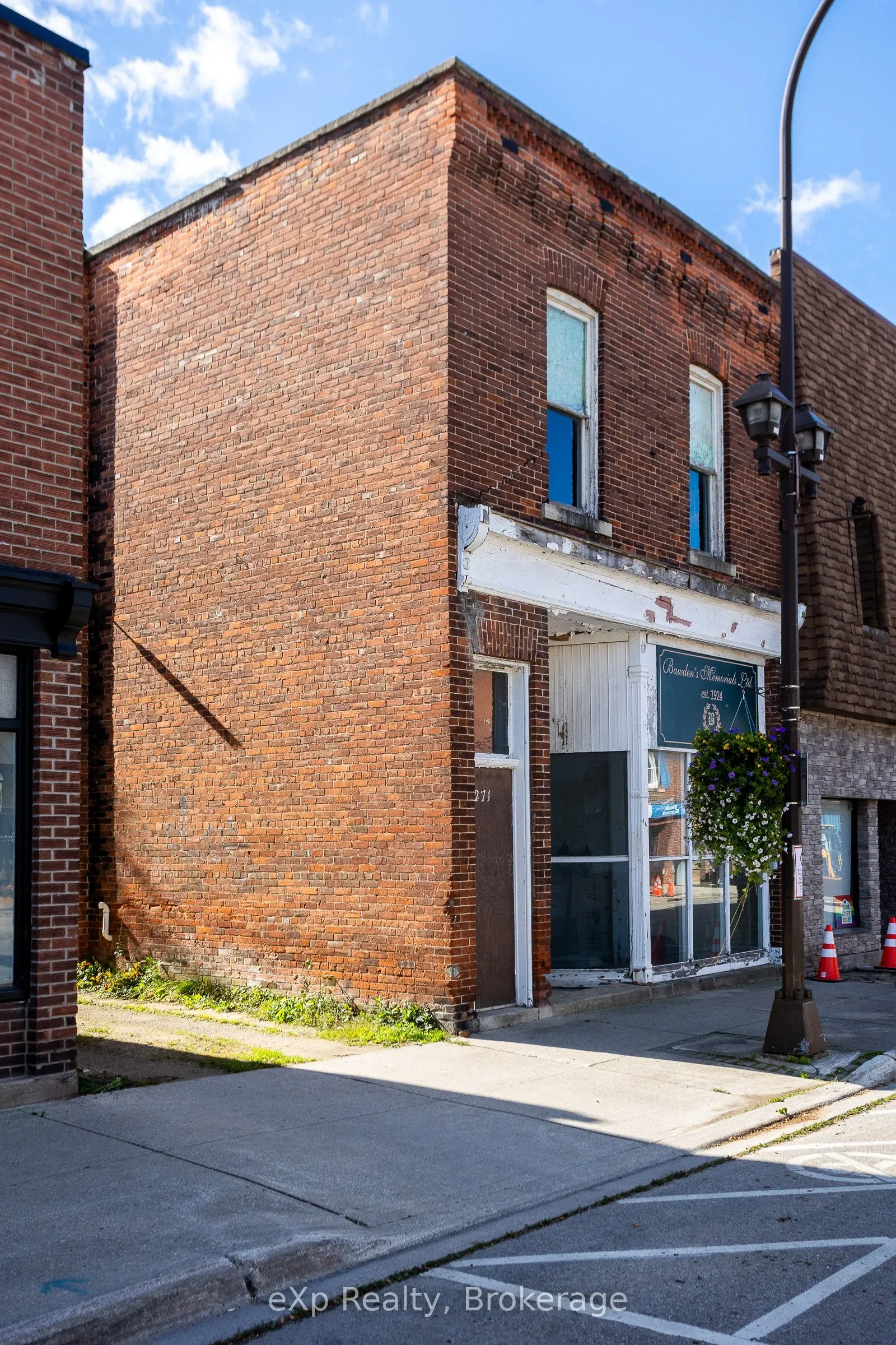 269 8th Street E