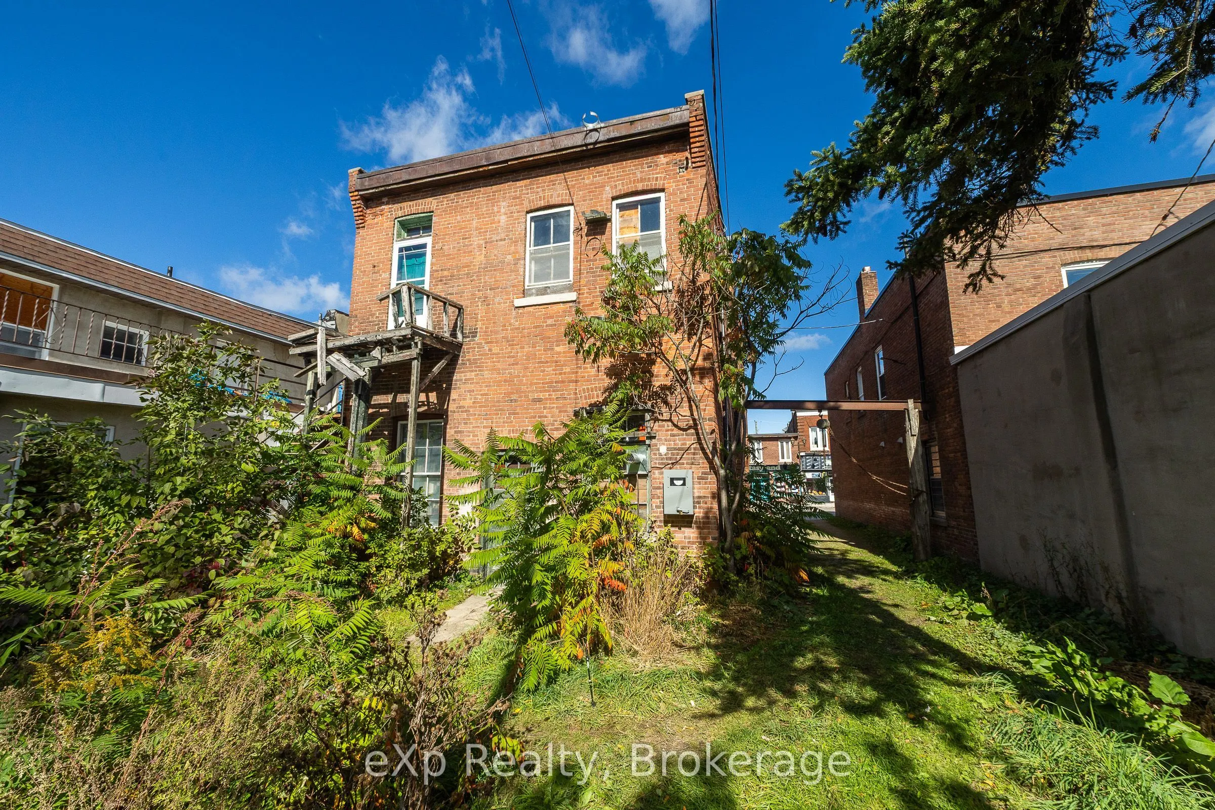 269 8th Street E