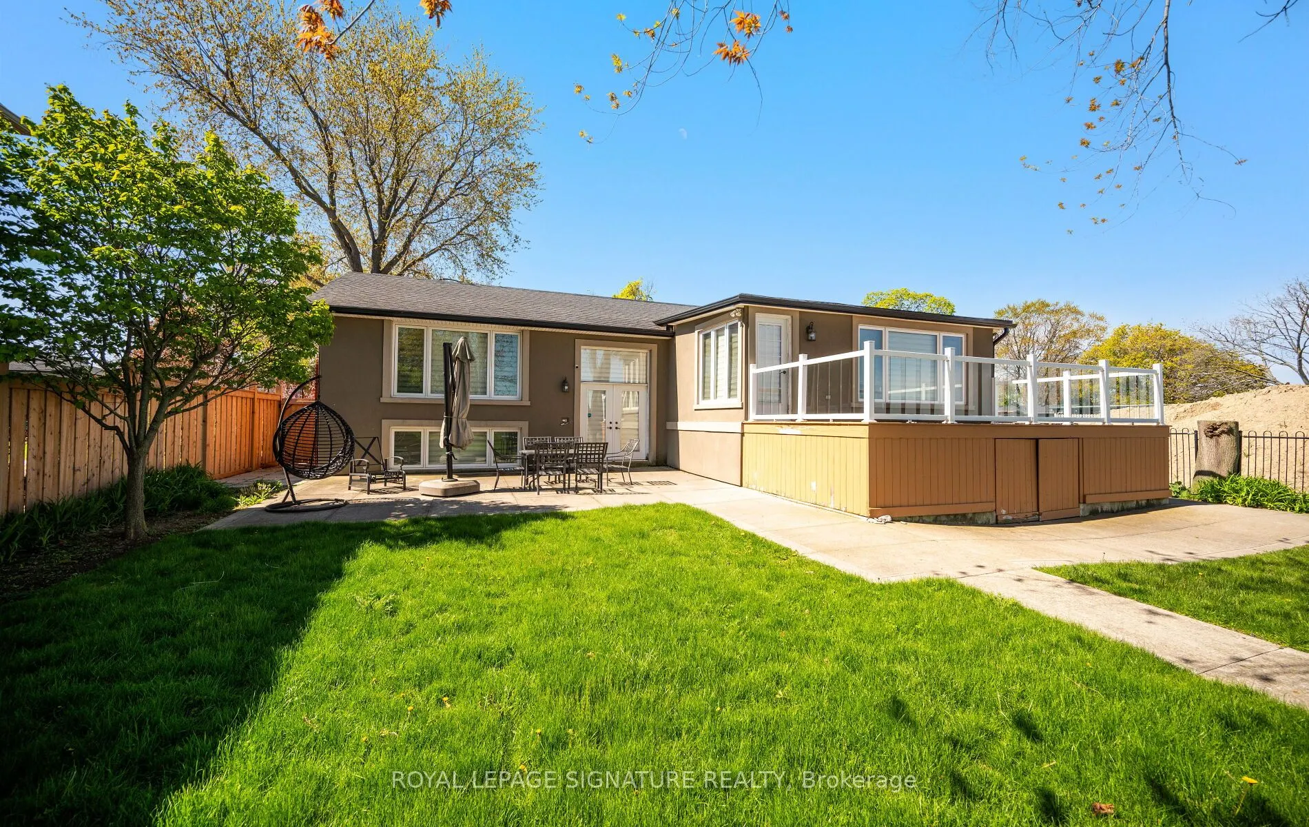 17 Wendakee Drive