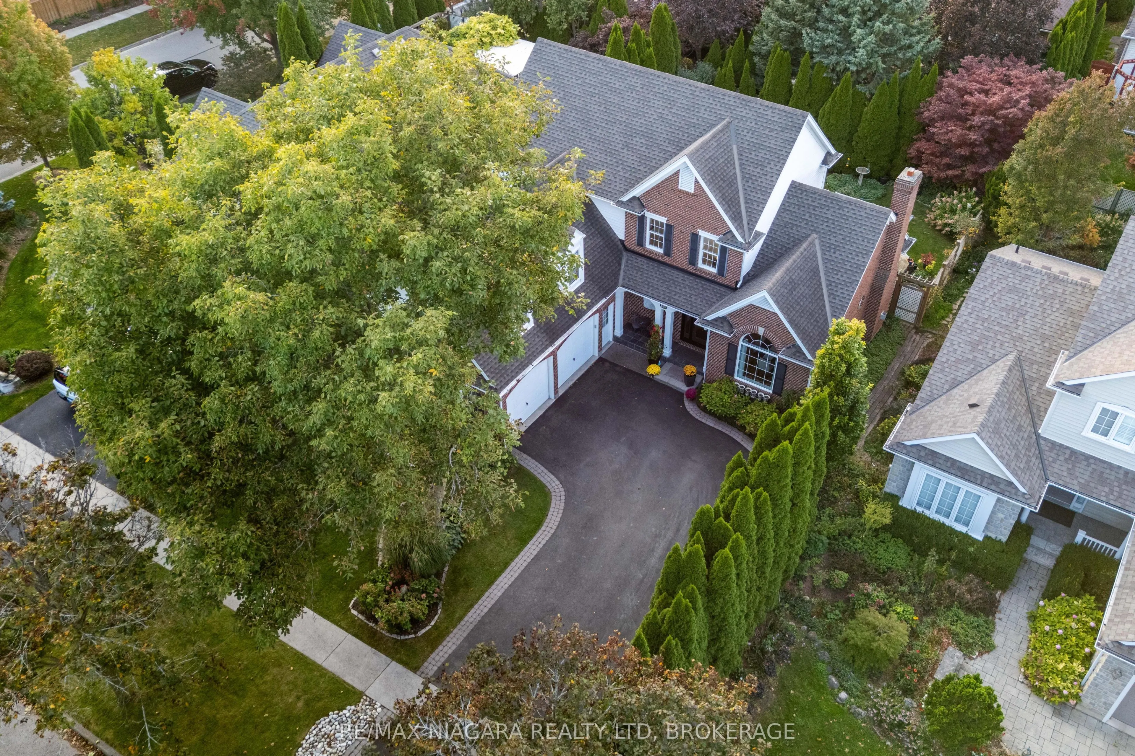 655 Charlotte Street