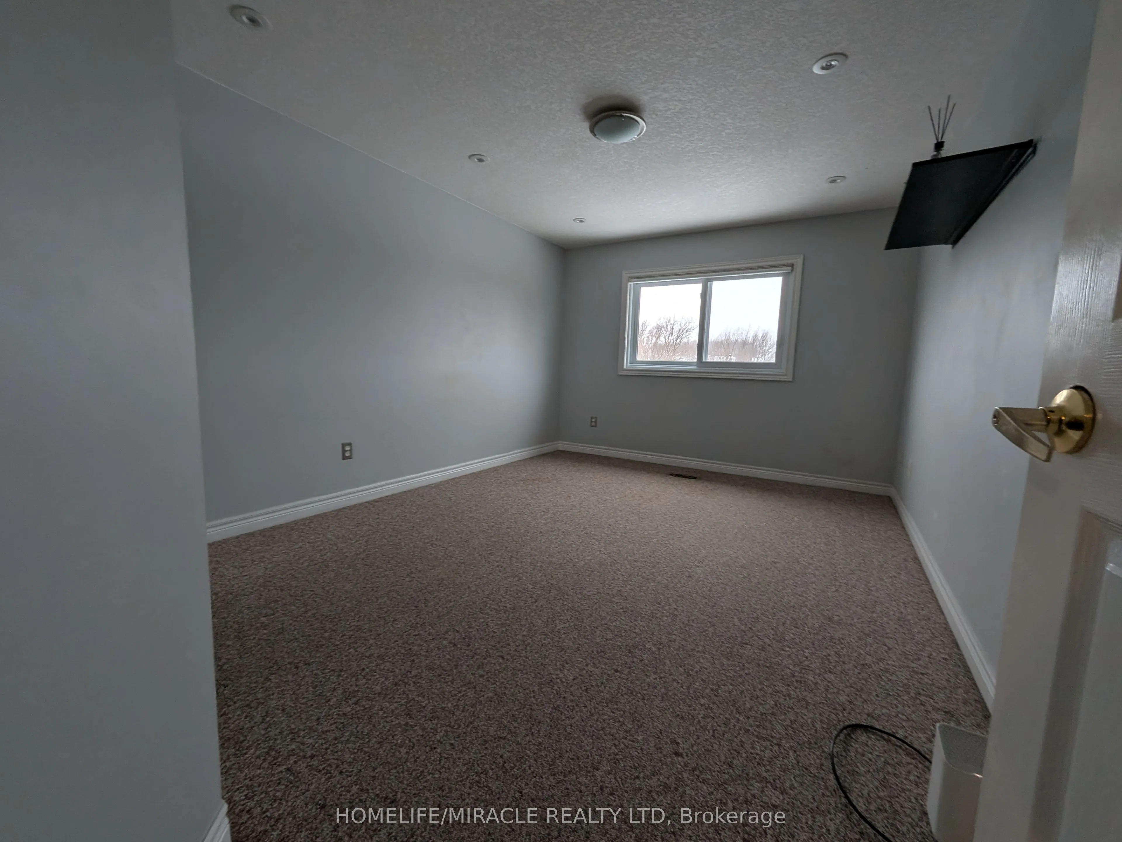 352 Bankside Drive