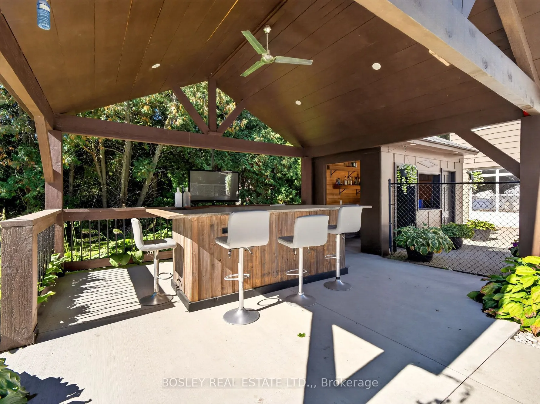 1676 Second Avenue