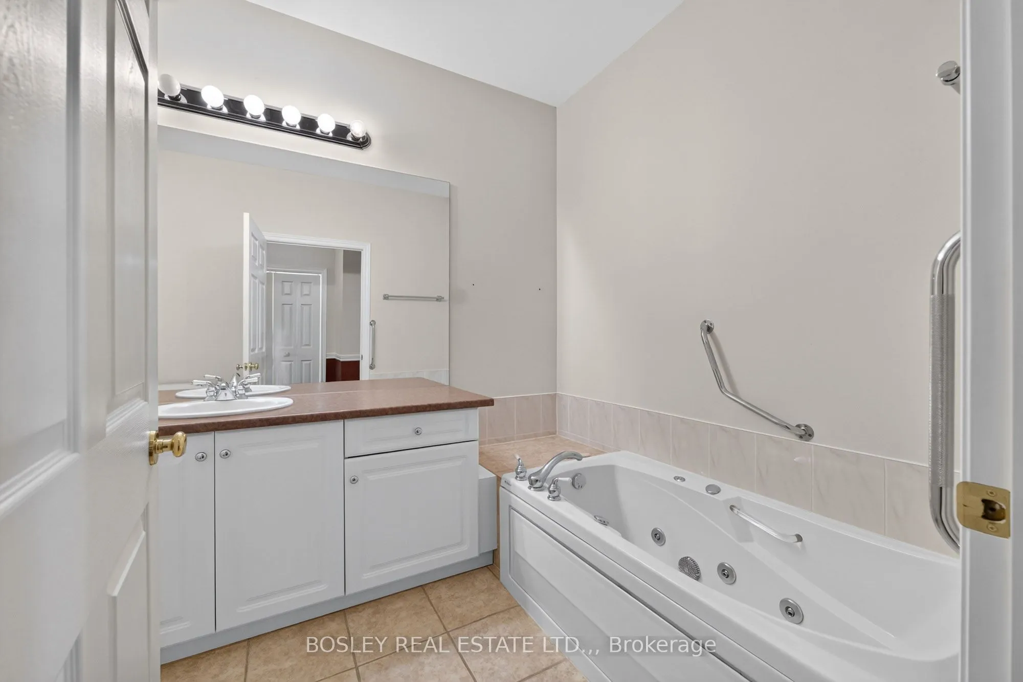 58 Glendale Avenue #12