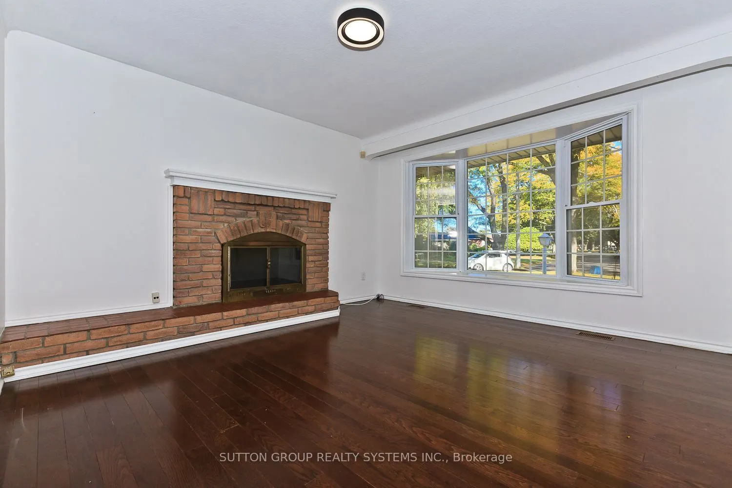 33 CRESCENTWOOD Drive #Main