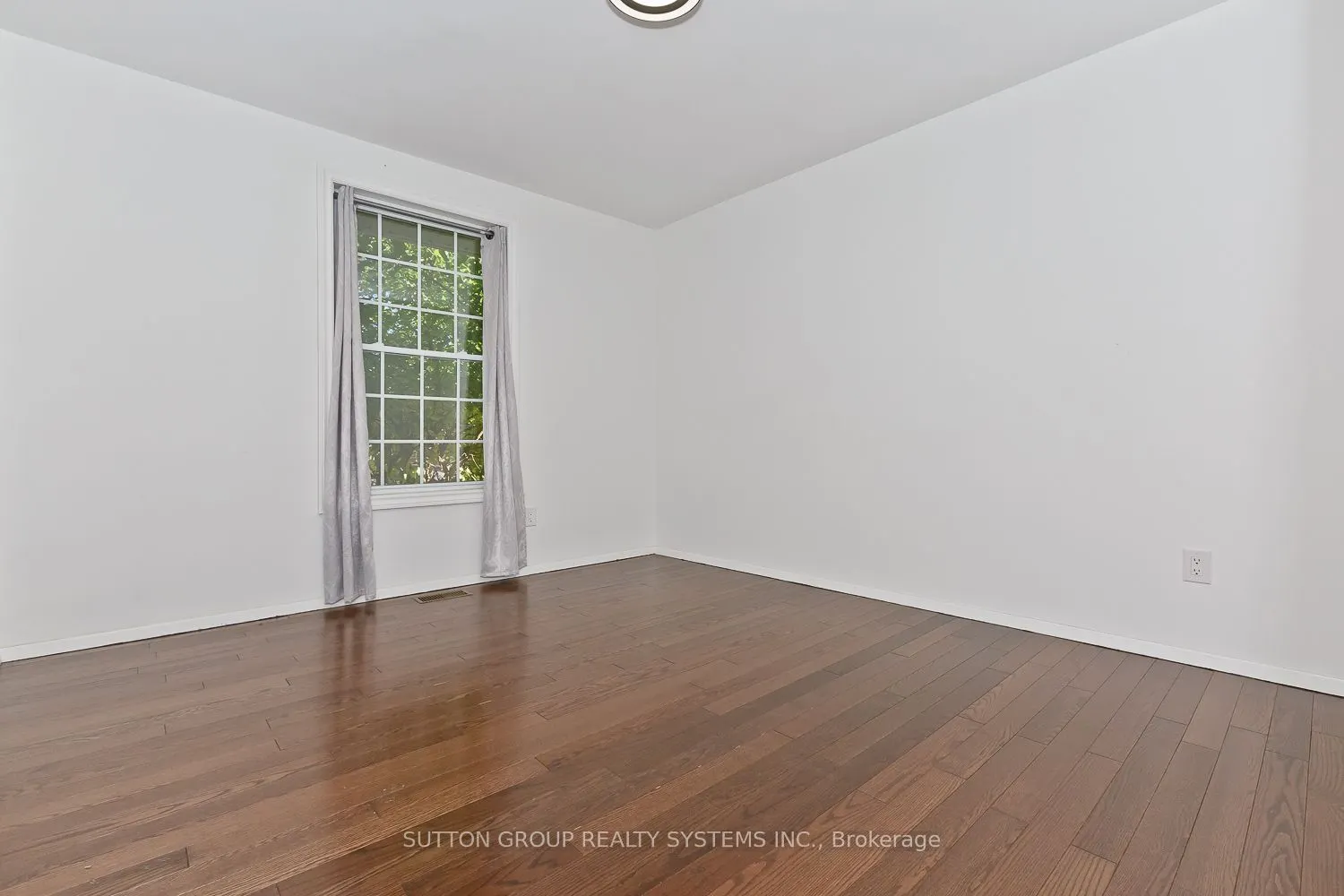 33 CRESCENTWOOD Drive #Main