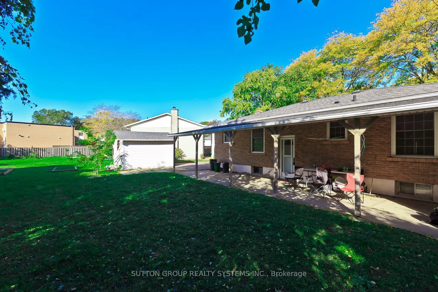 33 CRESCENTWOOD Drive #Main