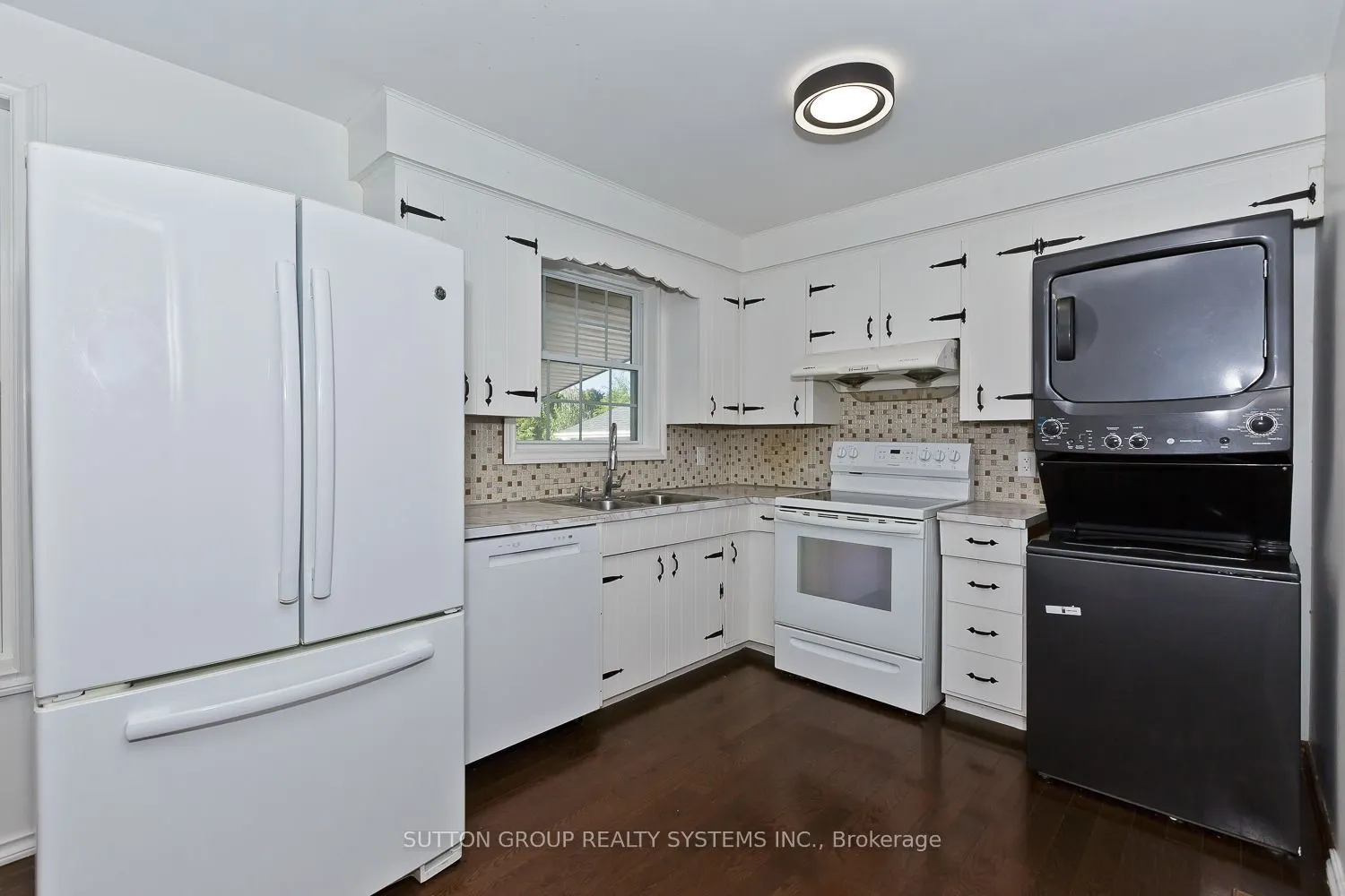 33 CRESCENTWOOD Drive #Main