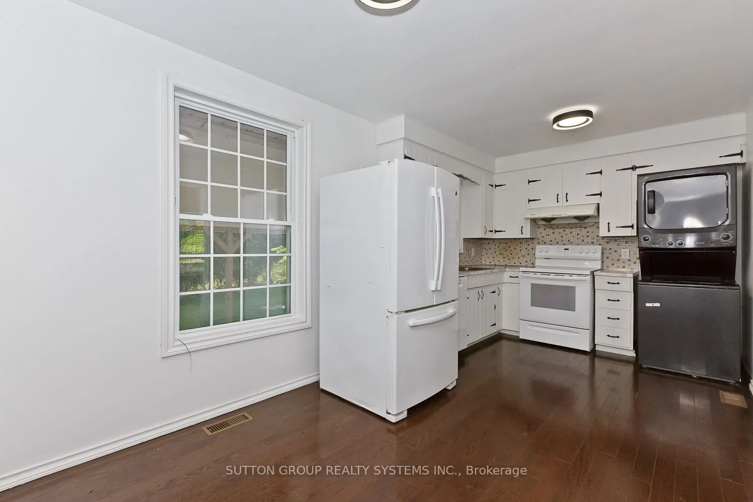 33 CRESCENTWOOD Drive #Main