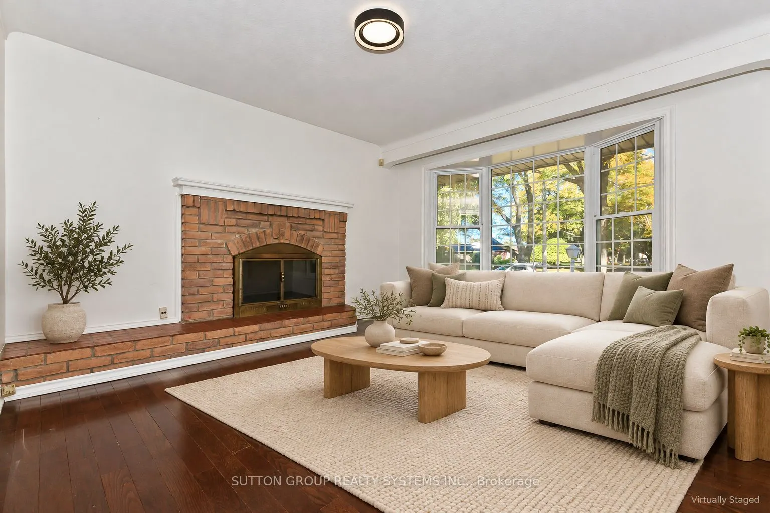 33 CRESCENTWOOD Drive #Main