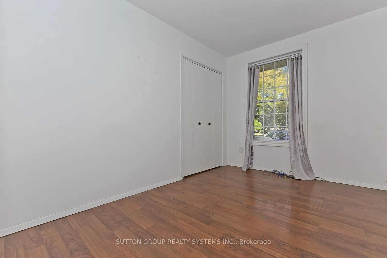 33 CRESCENTWOOD Drive #Main