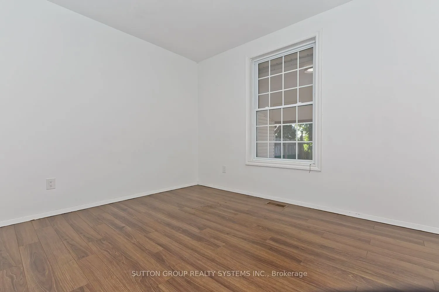 33 CRESCENTWOOD Drive #Main