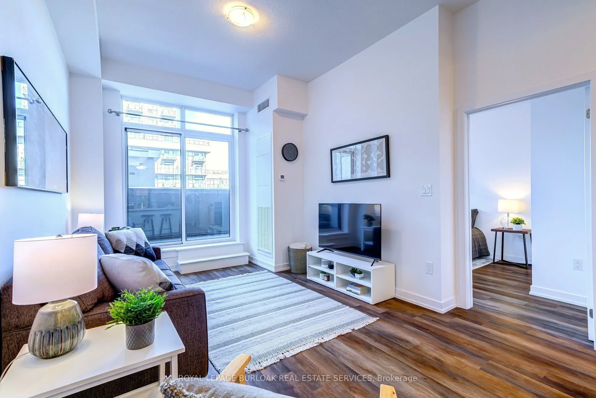 450 Dundas Street E #516