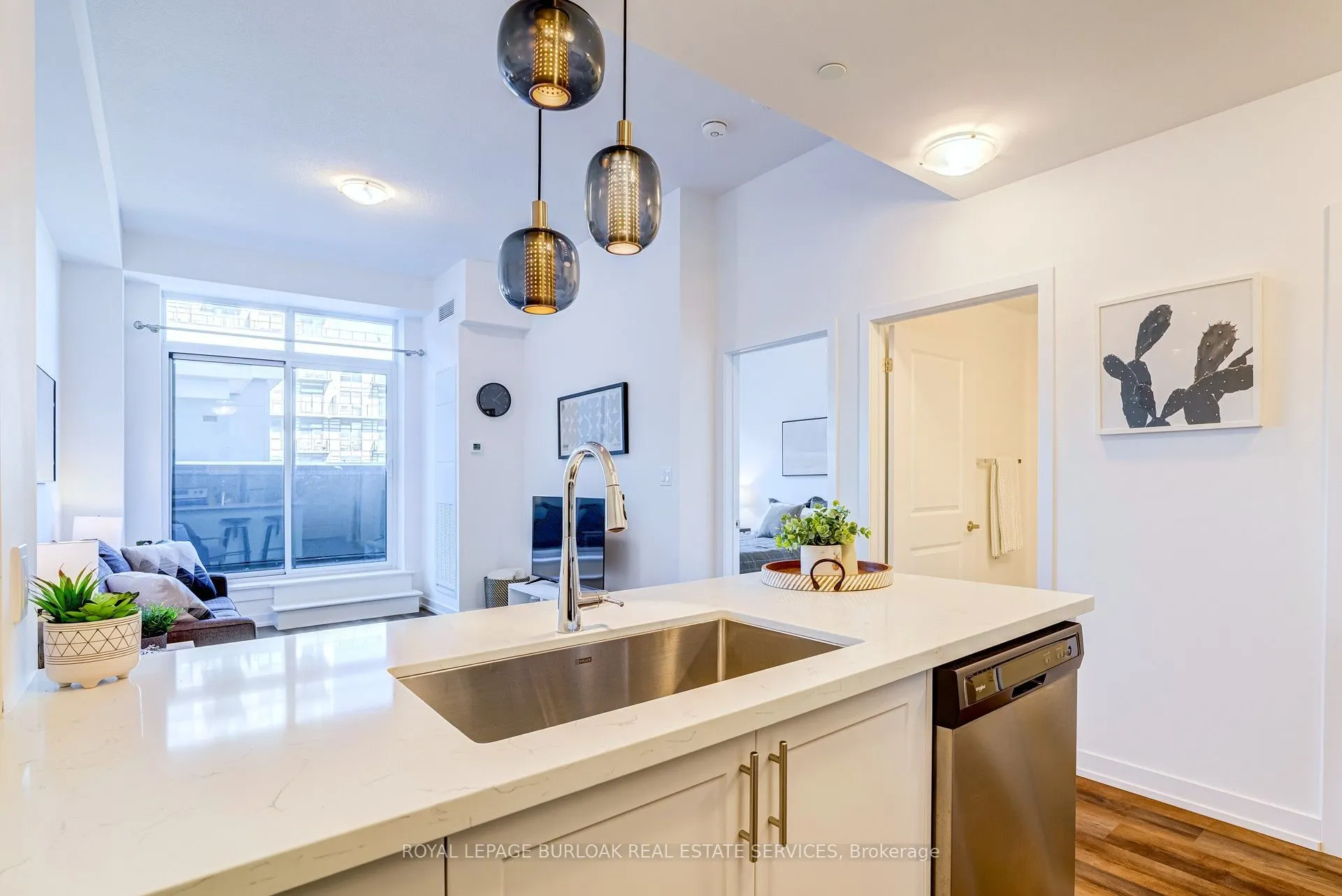 450 Dundas Street E #516