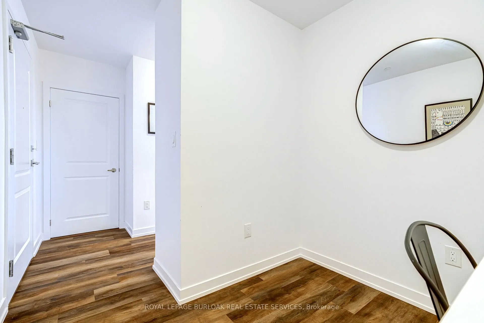 450 Dundas Street E #516