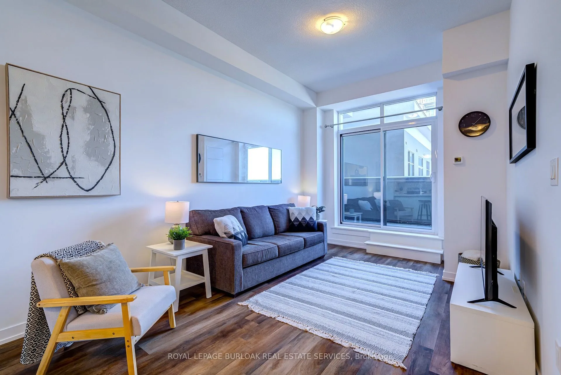450 Dundas Street E #516