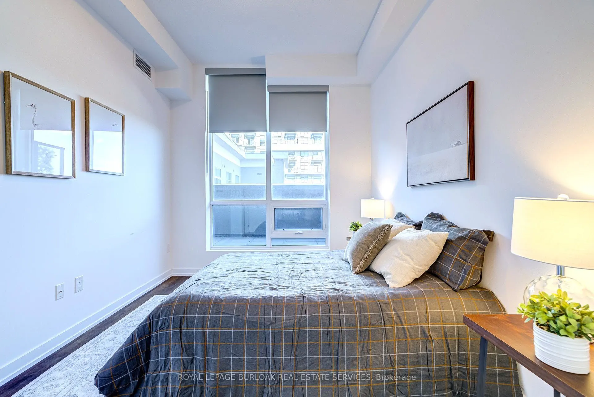 450 Dundas Street E #516