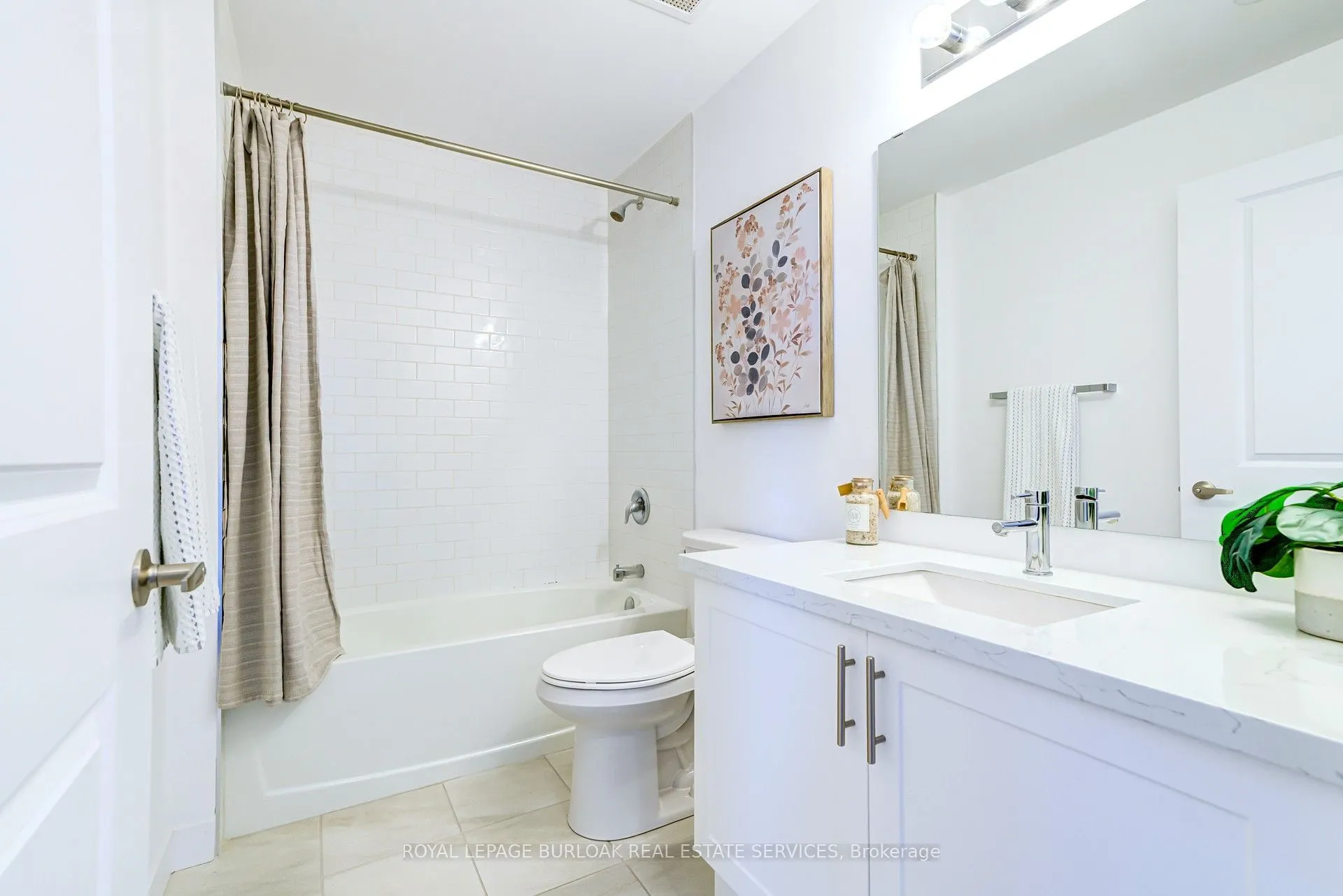 450 Dundas Street E #516