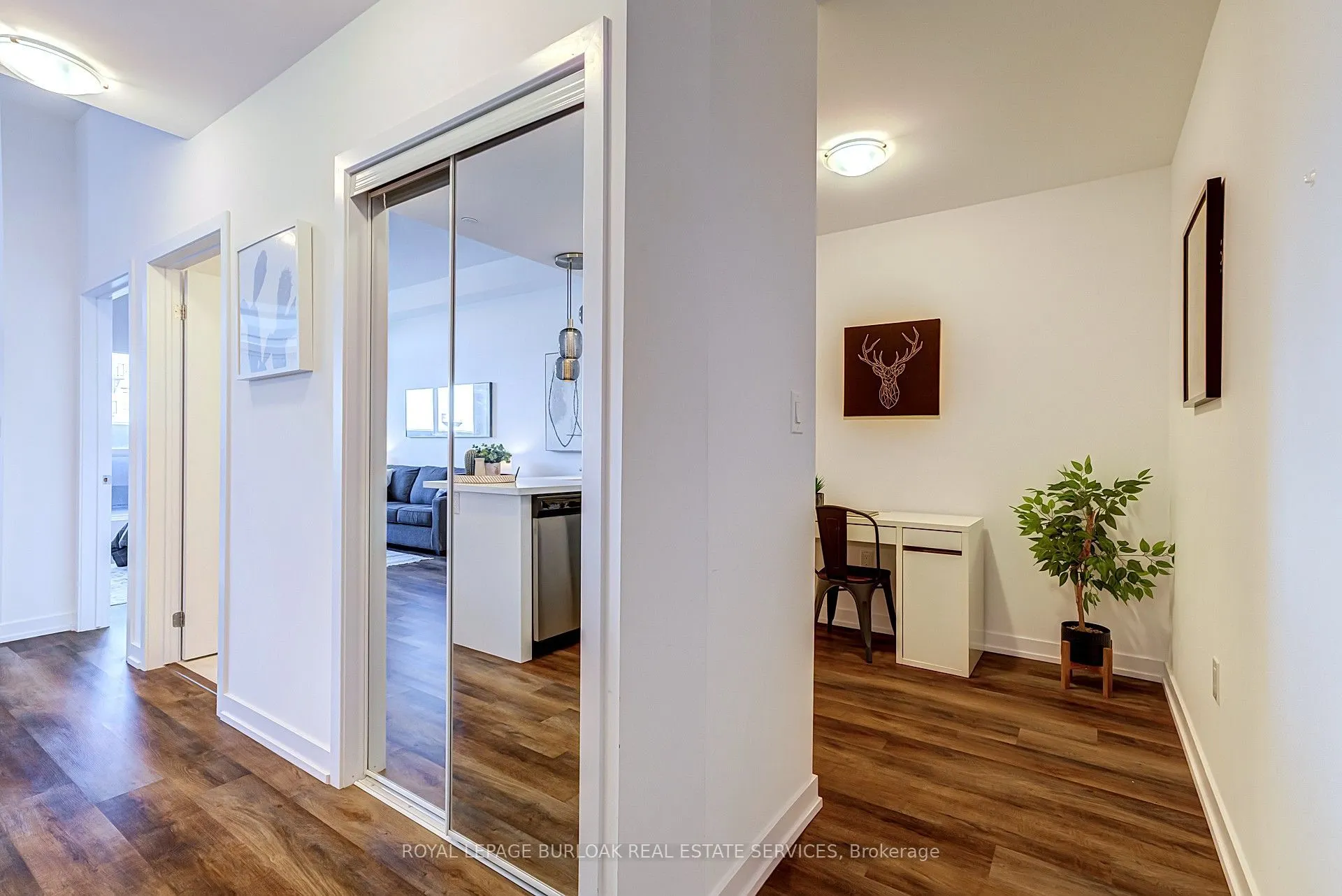 450 Dundas Street E #516