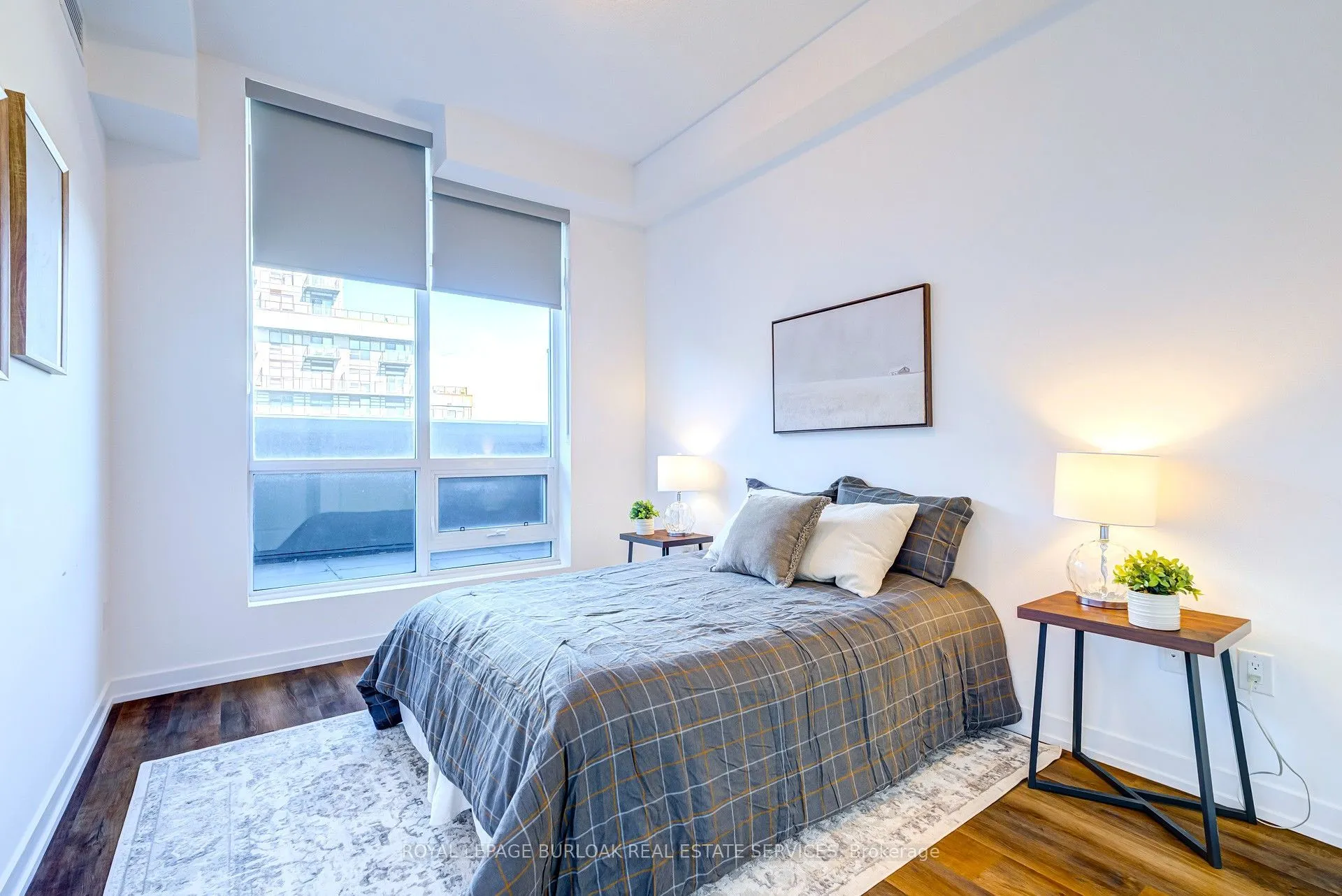 450 Dundas Street E #516