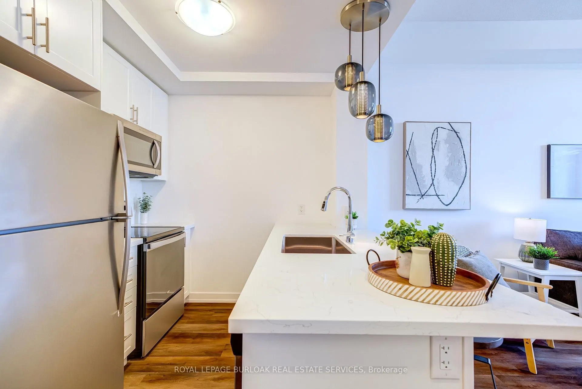 450 Dundas Street E #516