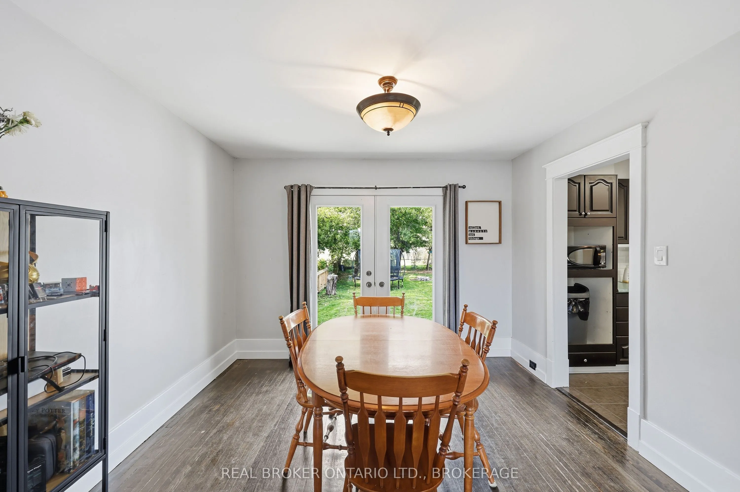 657 COLLINS BAY Road