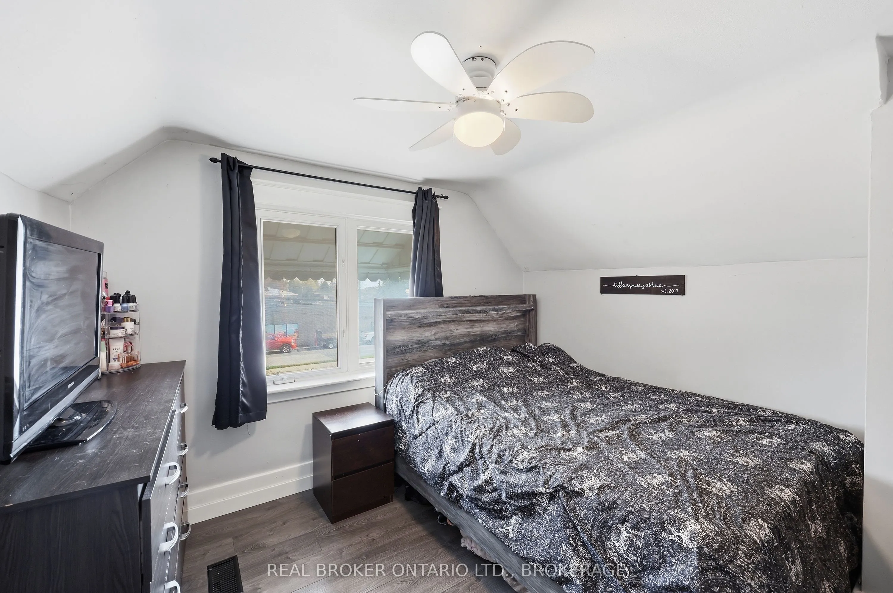 657 COLLINS BAY Road
