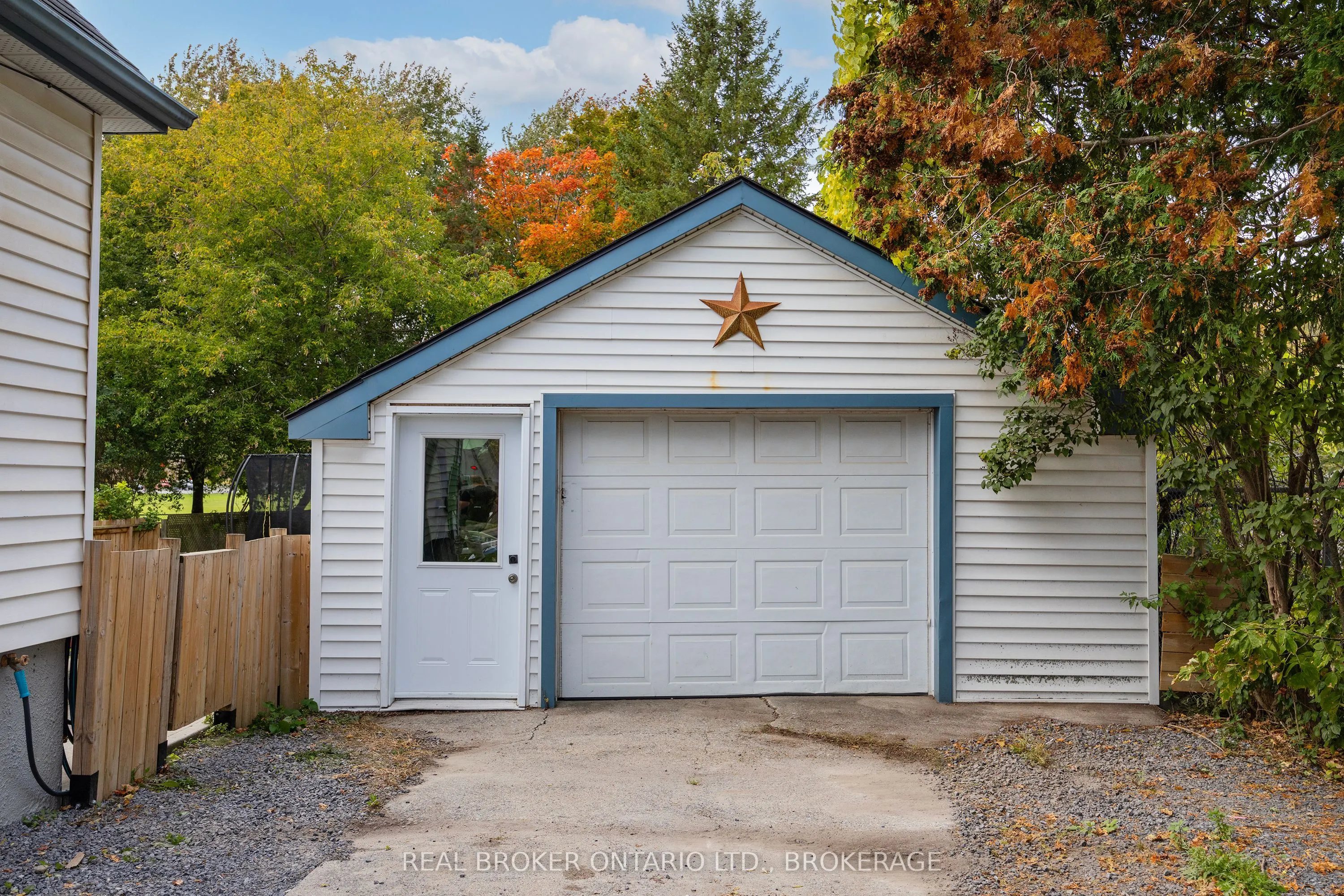 657 COLLINS BAY Road