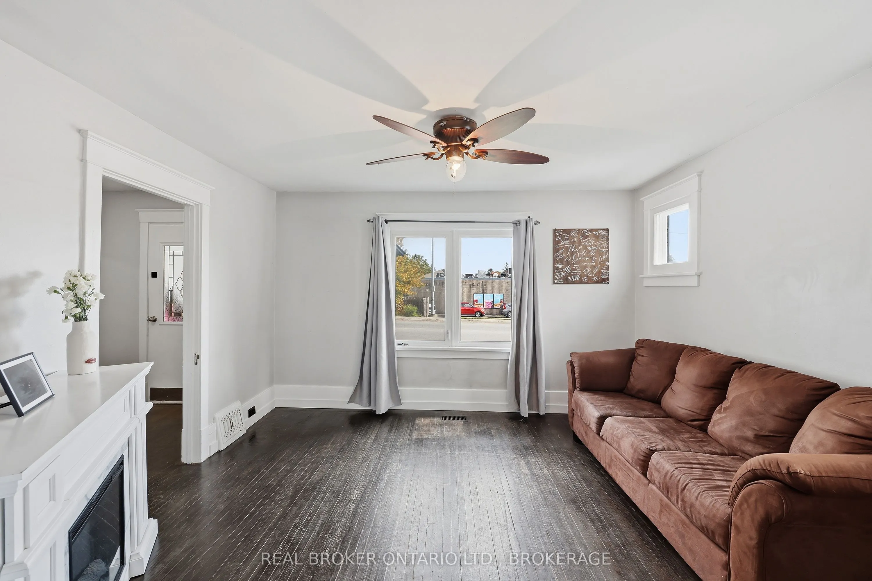 657 COLLINS BAY Road