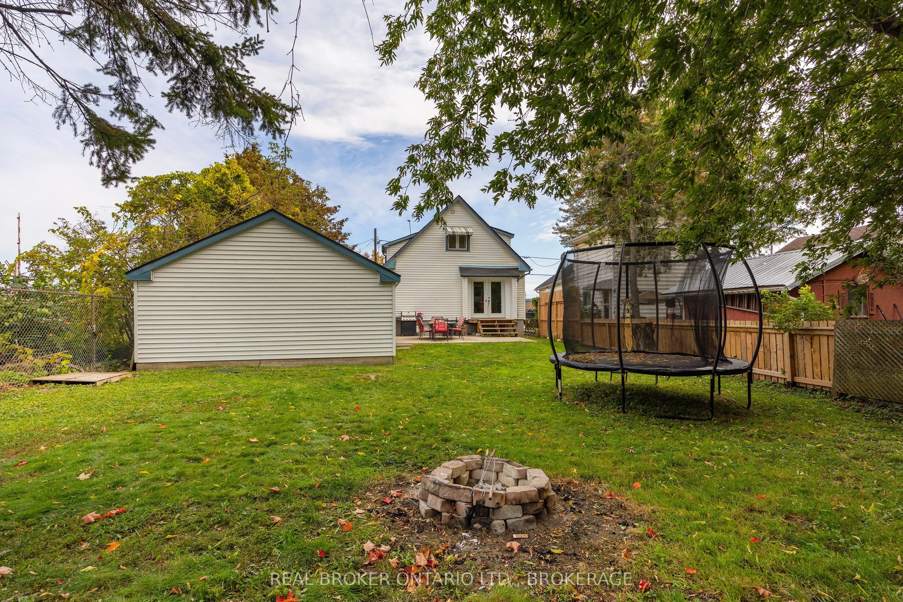 657 COLLINS BAY Road