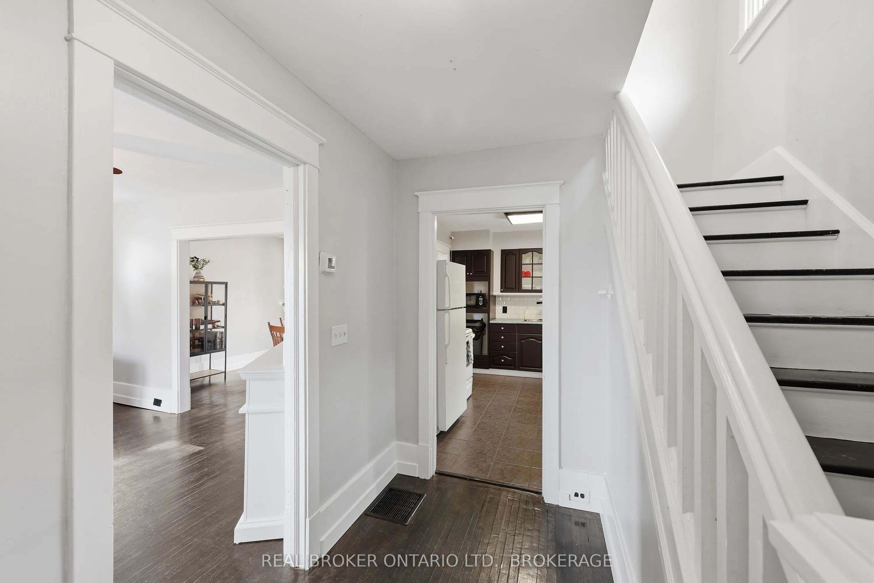 657 COLLINS BAY Road