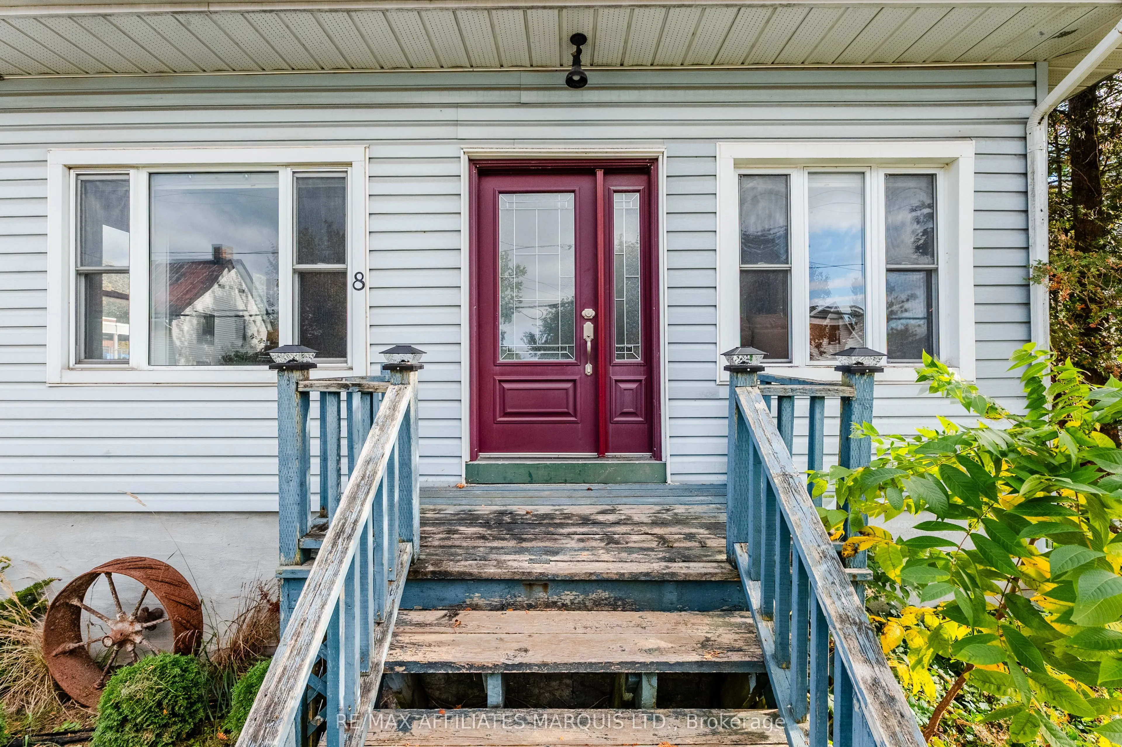 8 Mechanic Street W