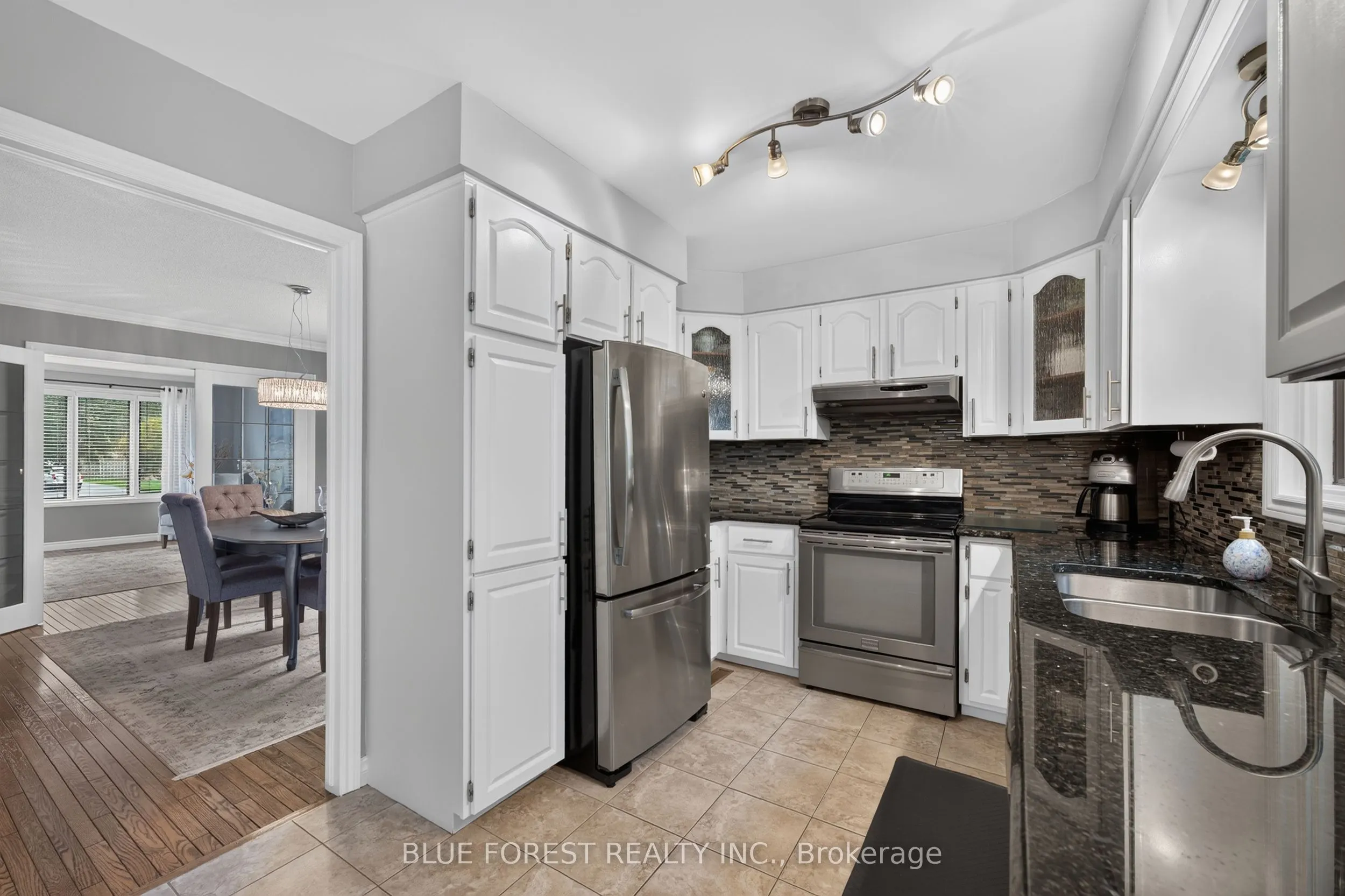 1039 Country Club Court