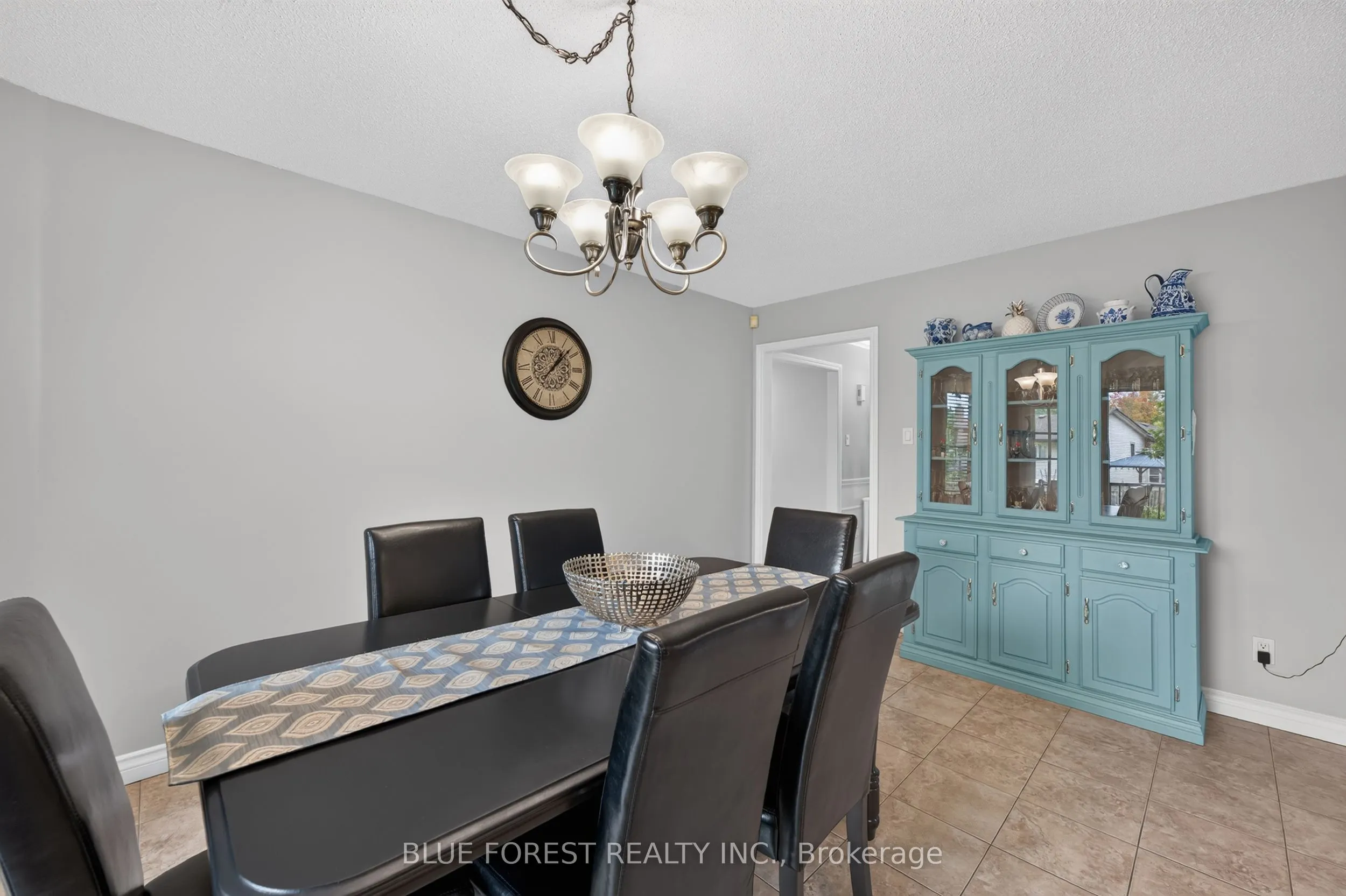 1039 Country Club Court