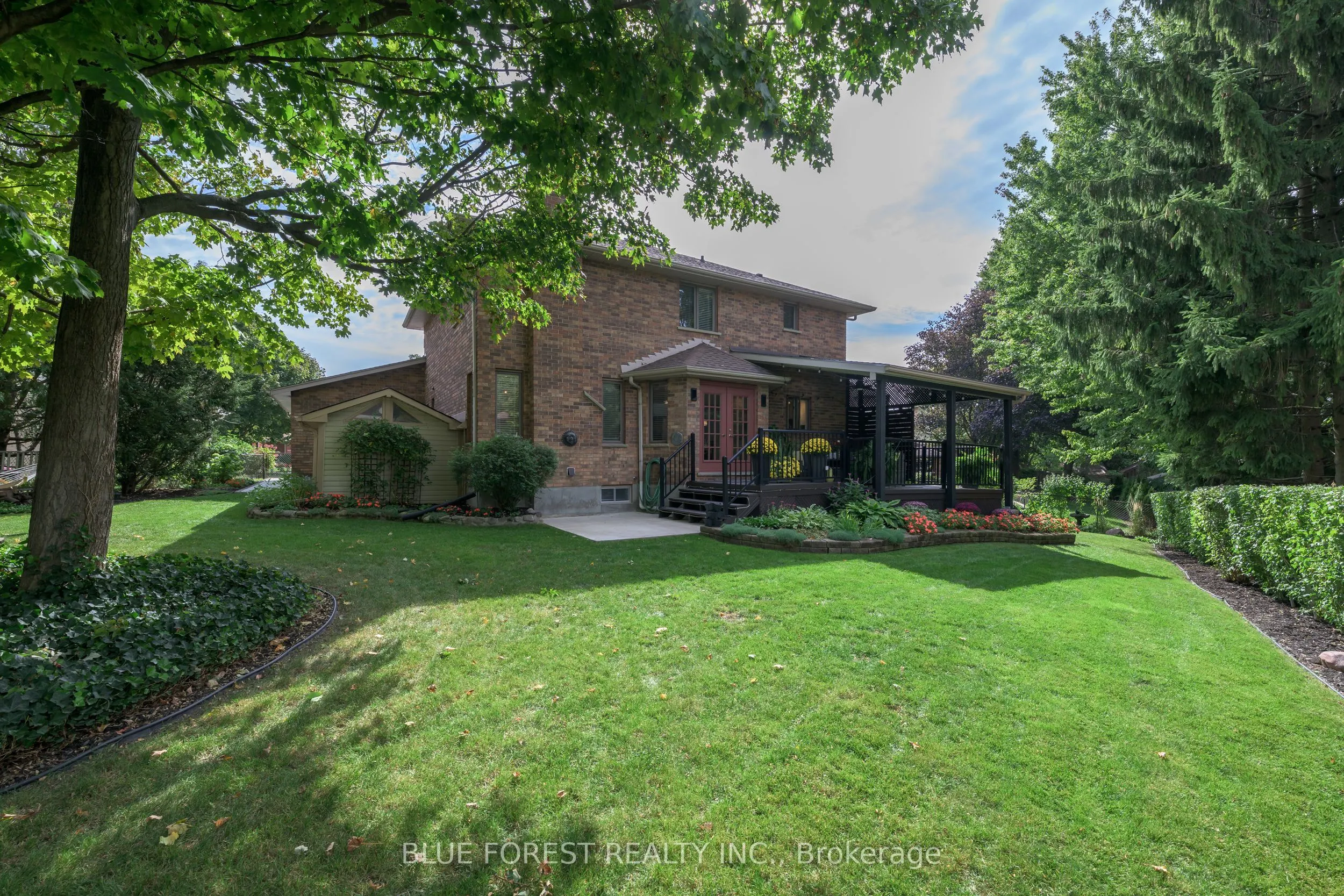 1039 Country Club Court