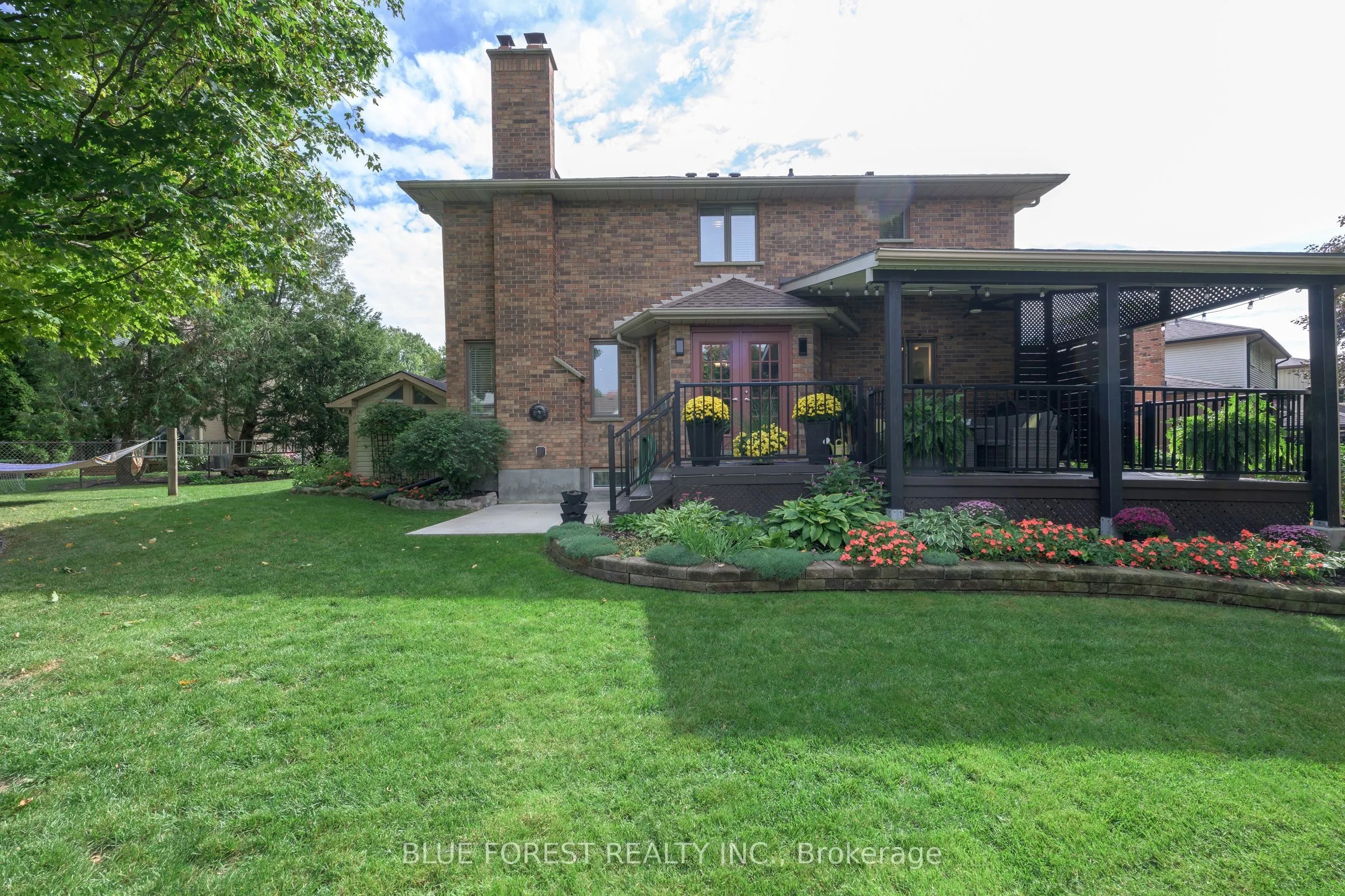 1039 Country Club Court