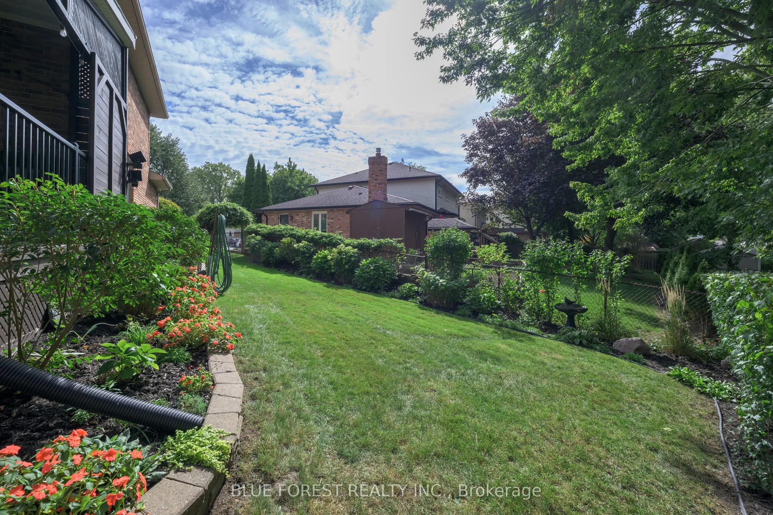1039 Country Club Court