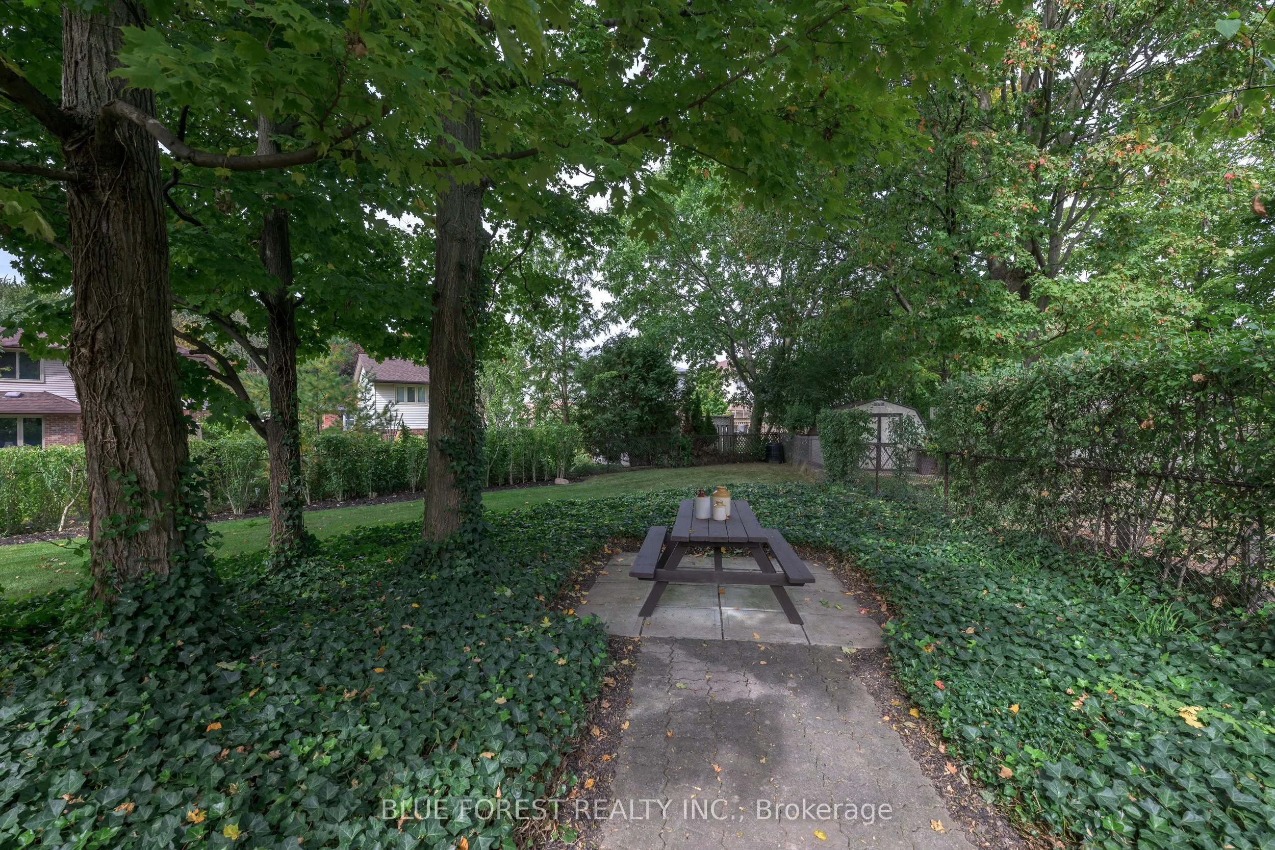 1039 Country Club Court