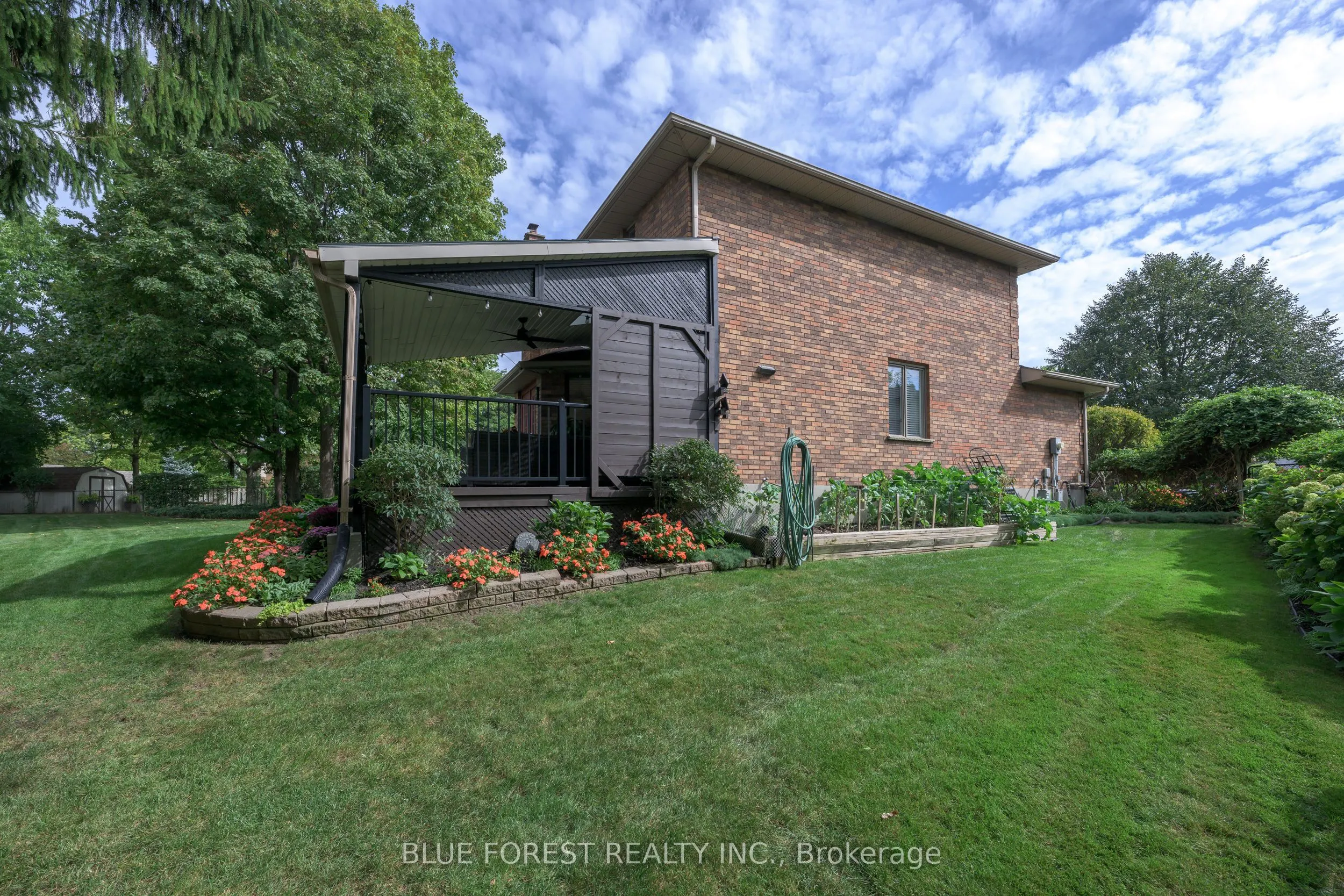 1039 Country Club Court