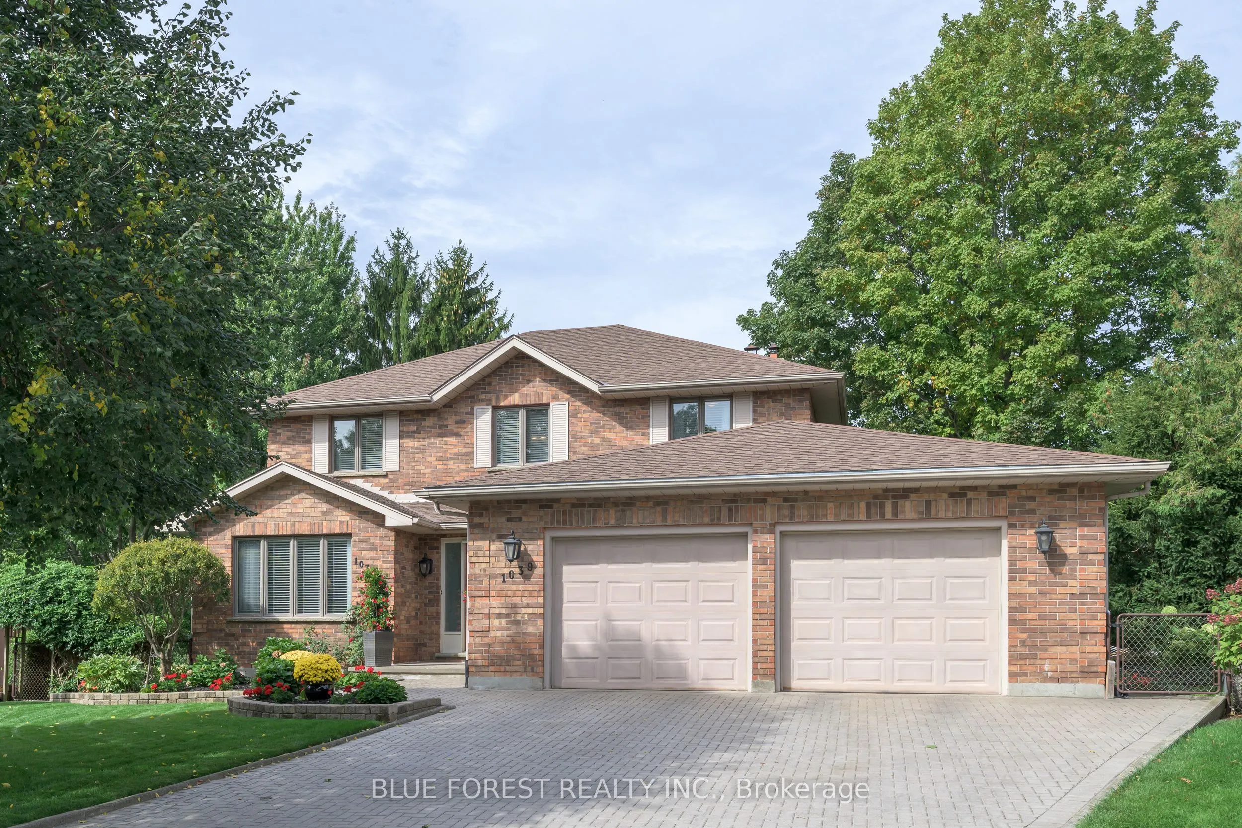 1039 Country Club Court