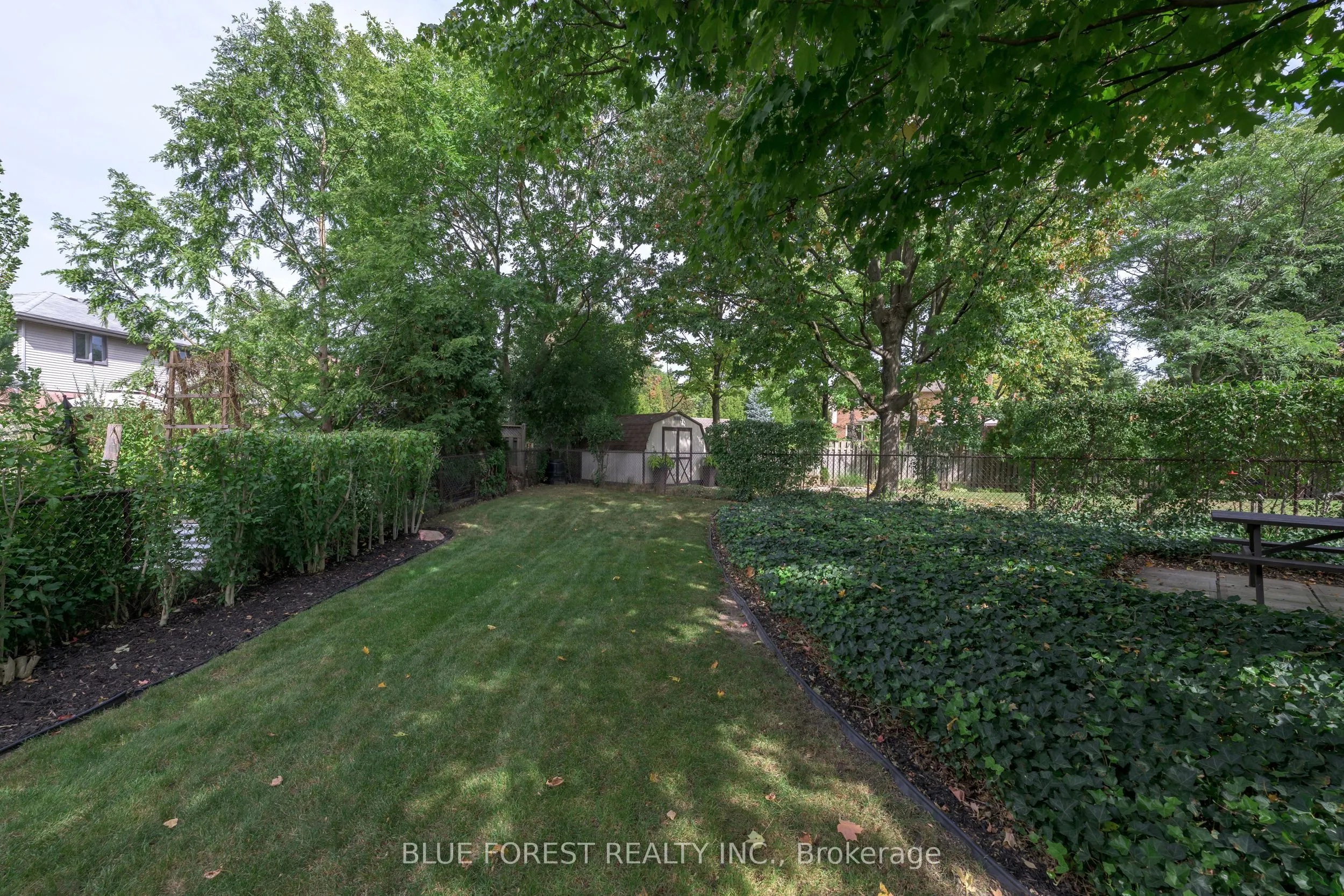 1039 Country Club Court