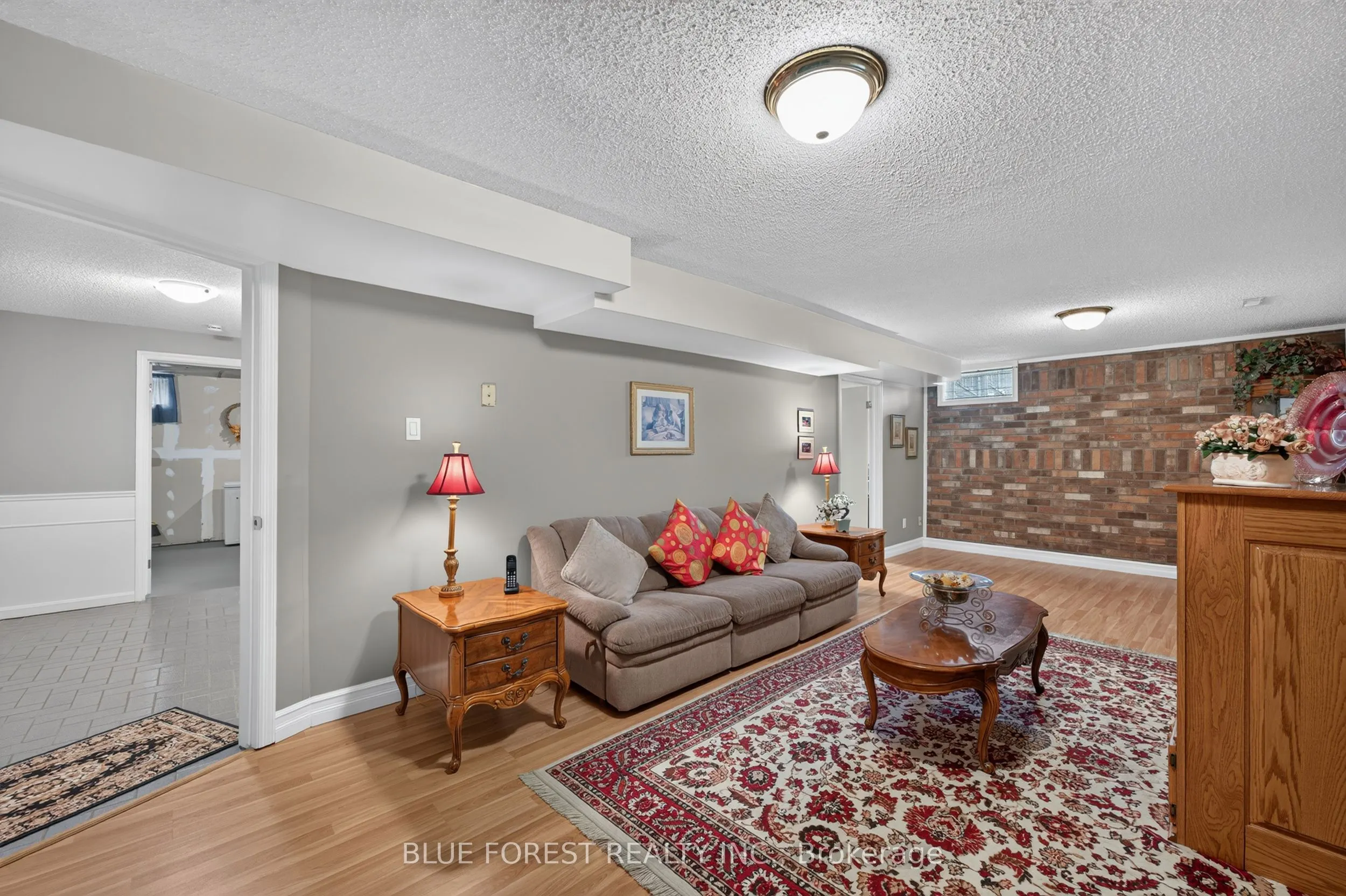 1039 Country Club Court