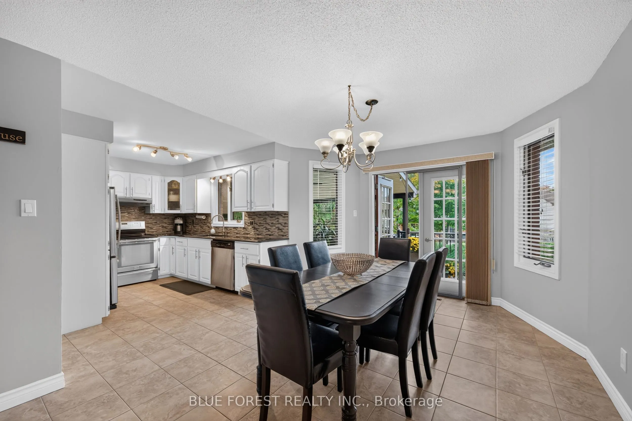 1039 Country Club Court